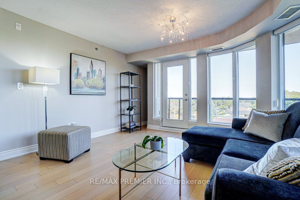 760 Sheppard Ave W, #515