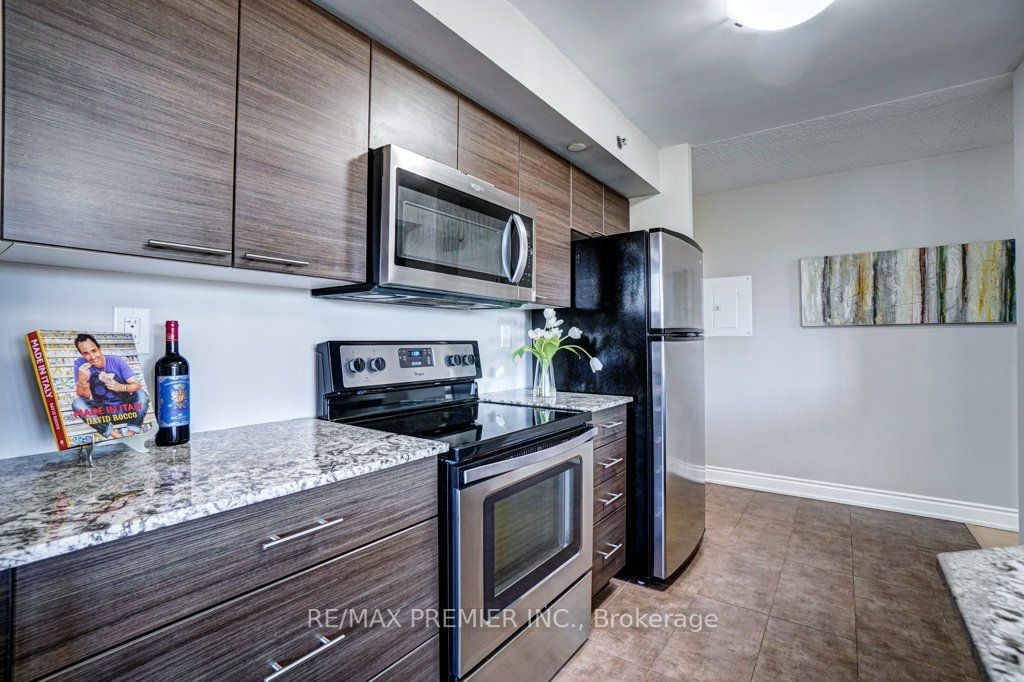 760 Sheppard Ave W, #515