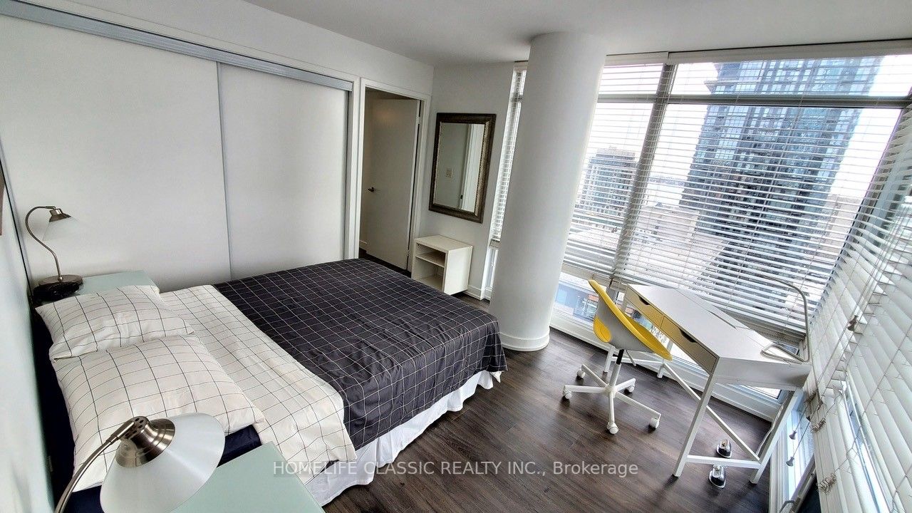 4K Spadina Ave, #1220