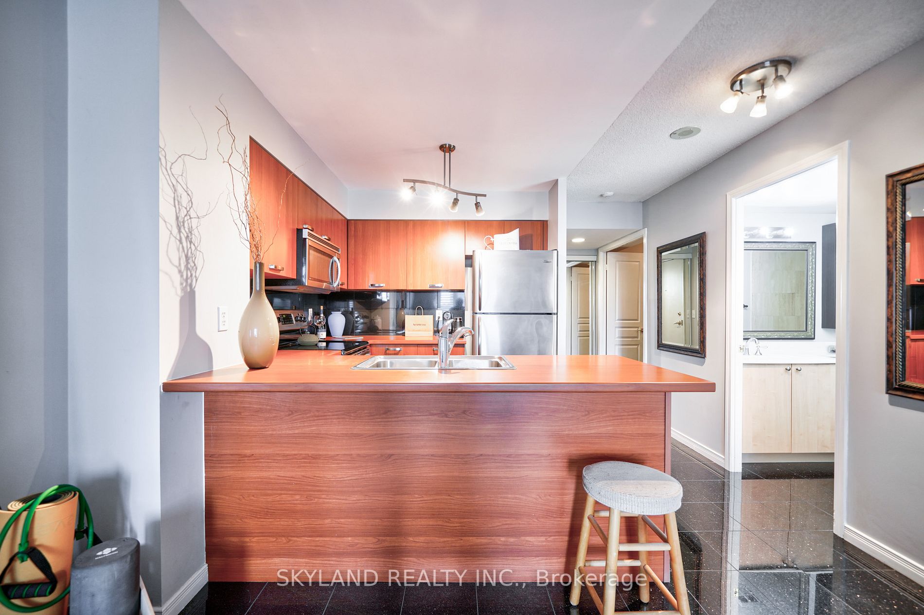 51 Harrison Garden Blvd, #401