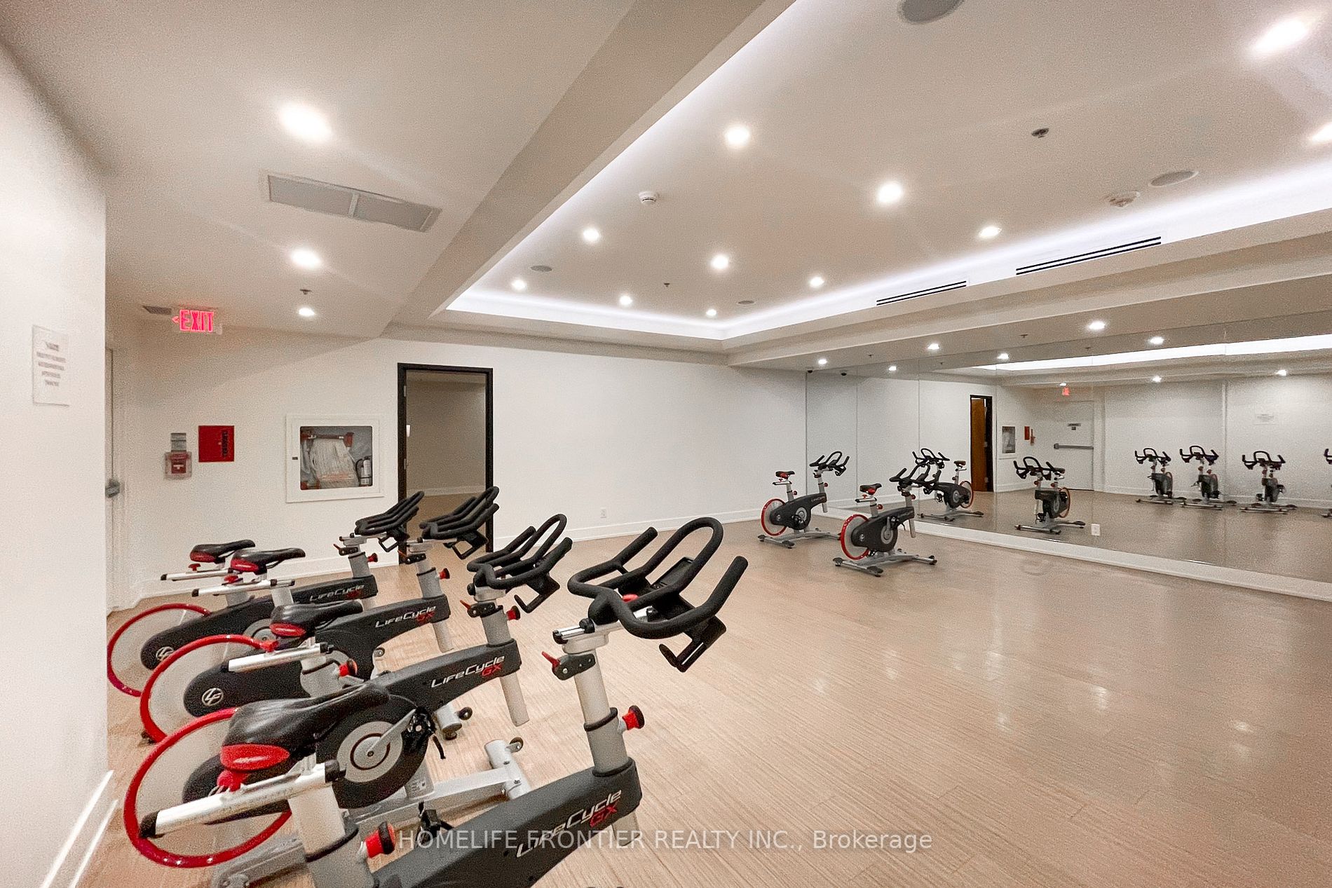 111 St Clair Ave W, #1826