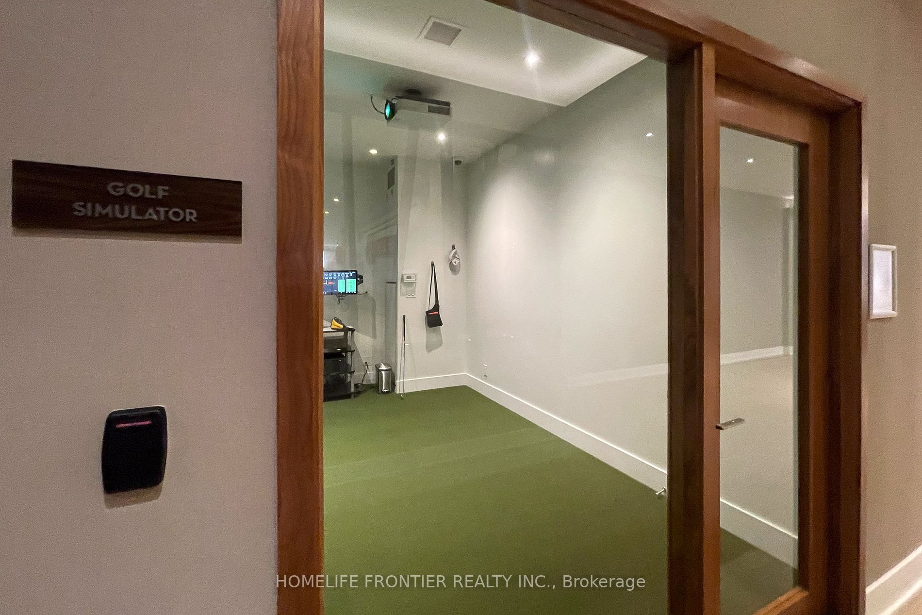 111 St Clair Ave W, #1826