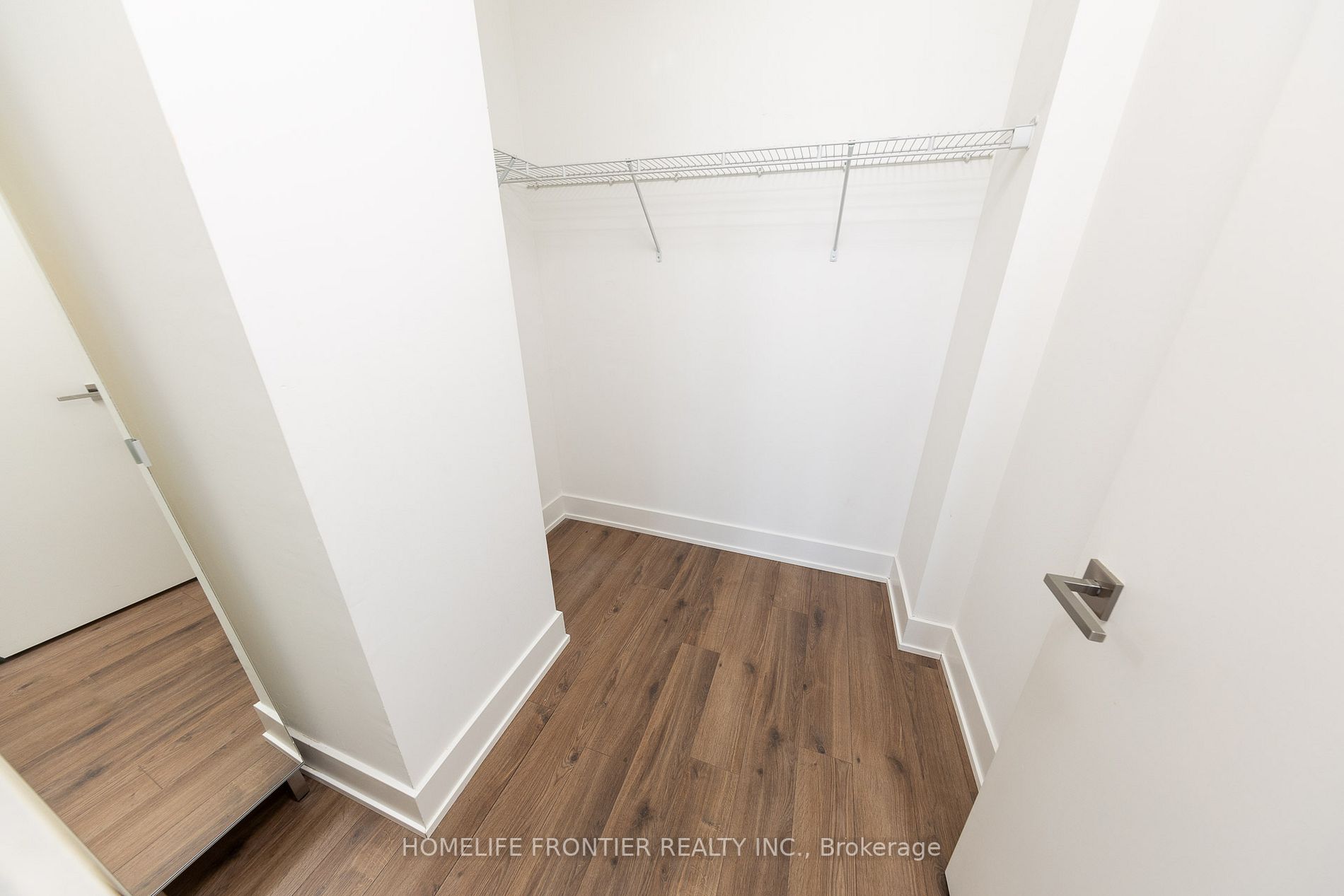 111 St Clair Ave W, #1826