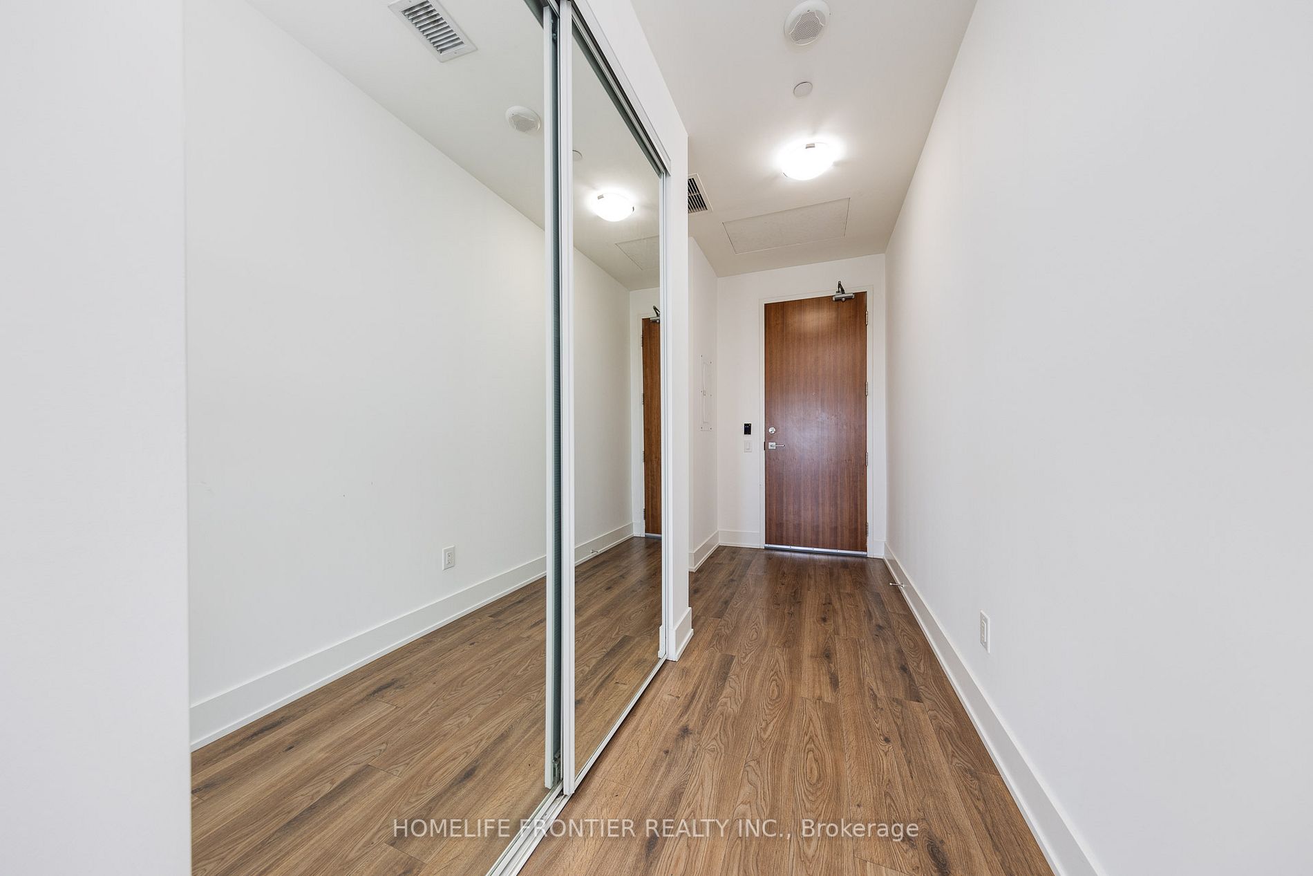 111 St Clair Ave W, #1826