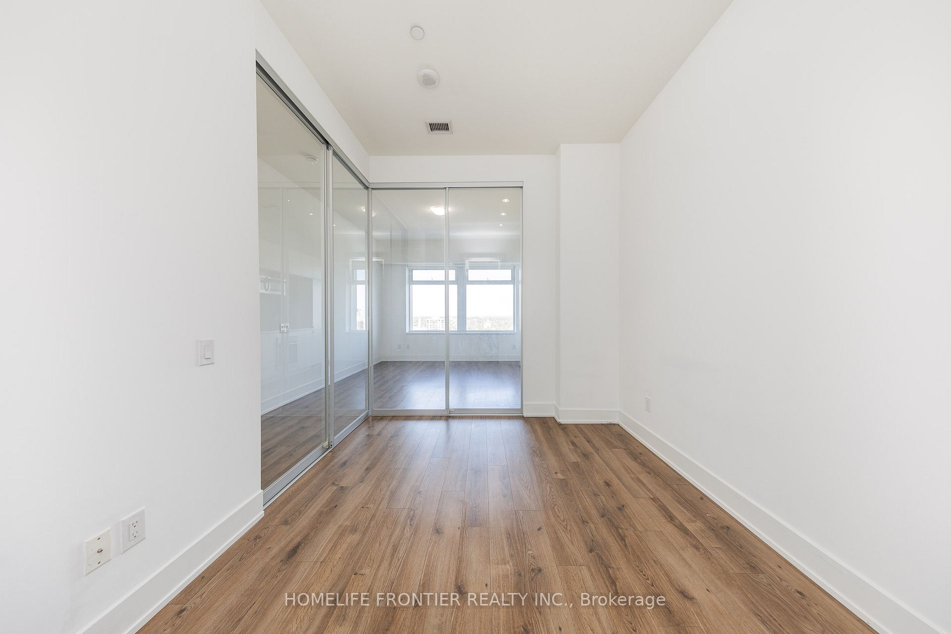 111 St Clair Ave W, #1826