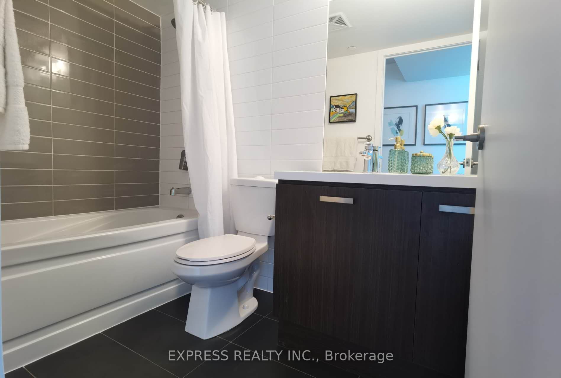 125 Redpath Avenue, #415