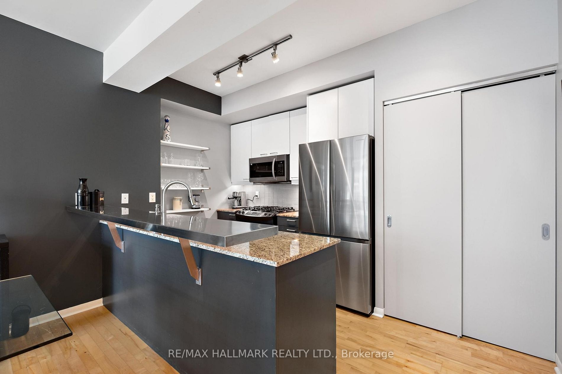 333 Adelaide St E, #1205