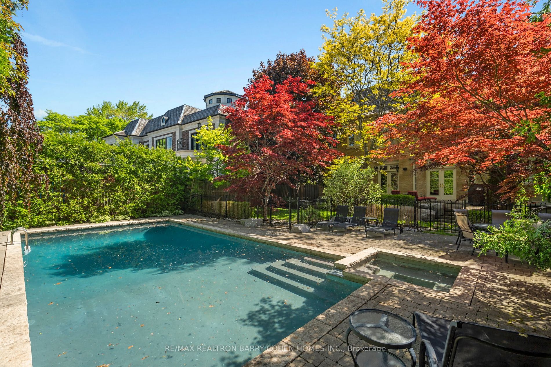 24 Lauderdale Drive