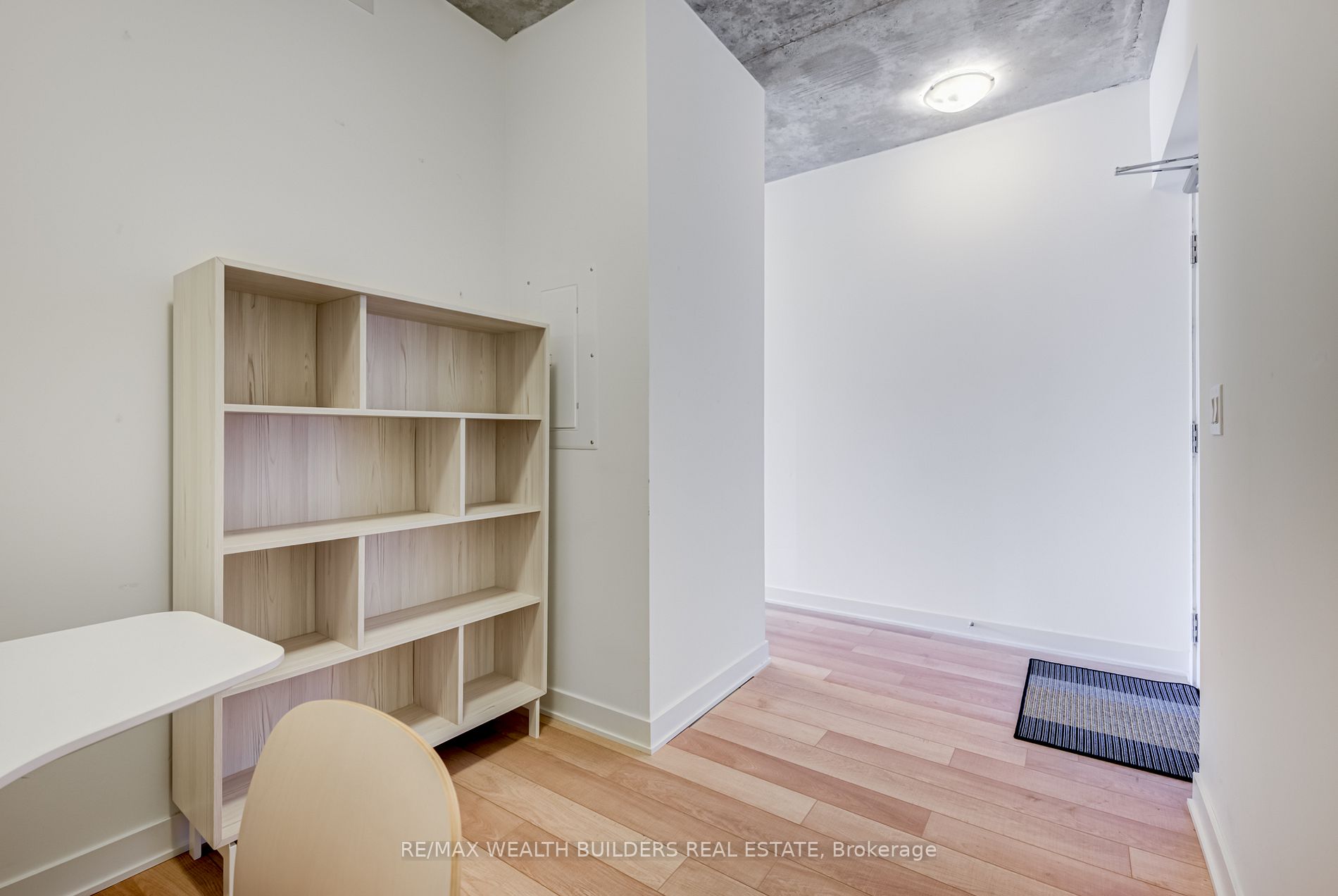 210 Simcoe St, #1706