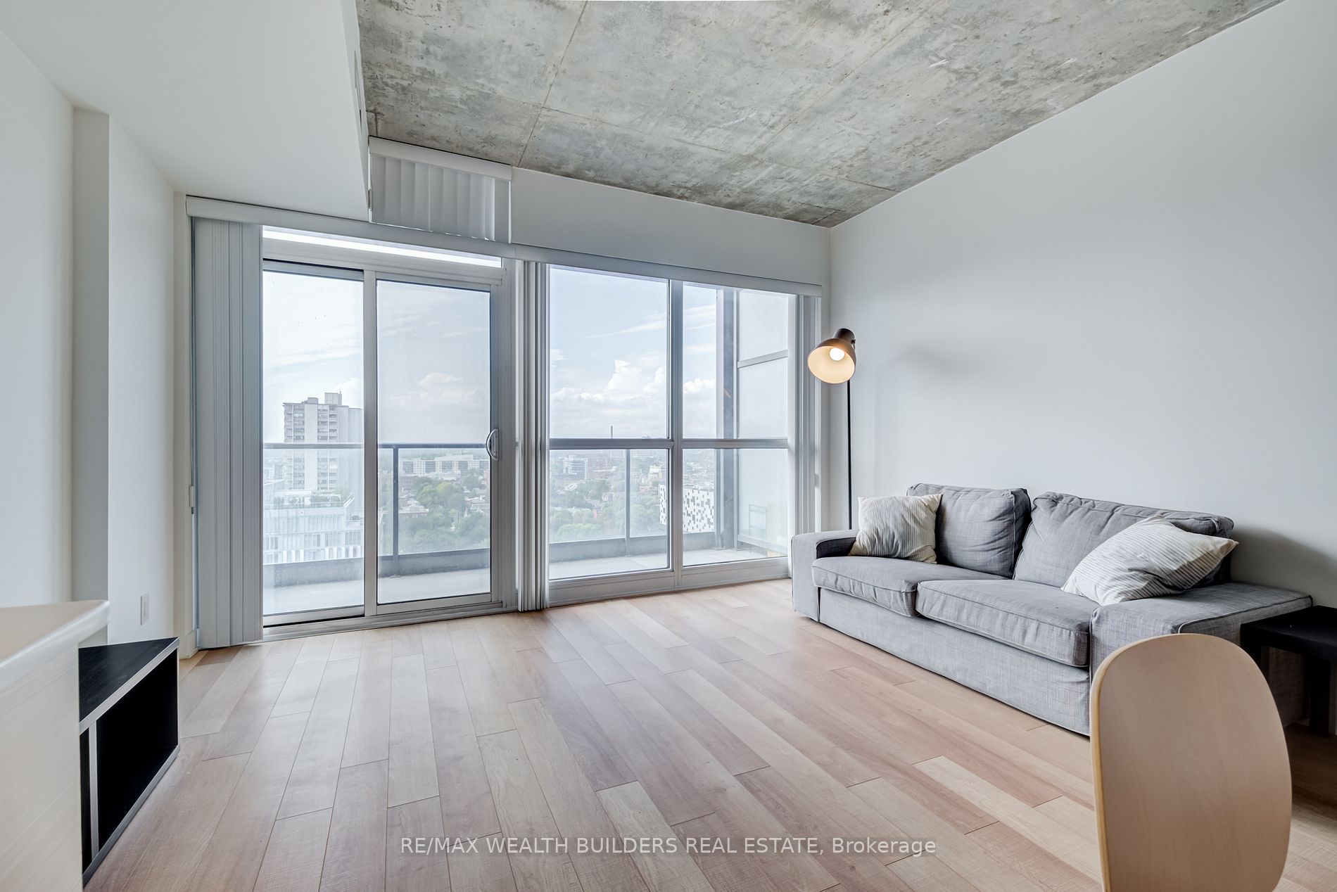 210 Simcoe St, #1706