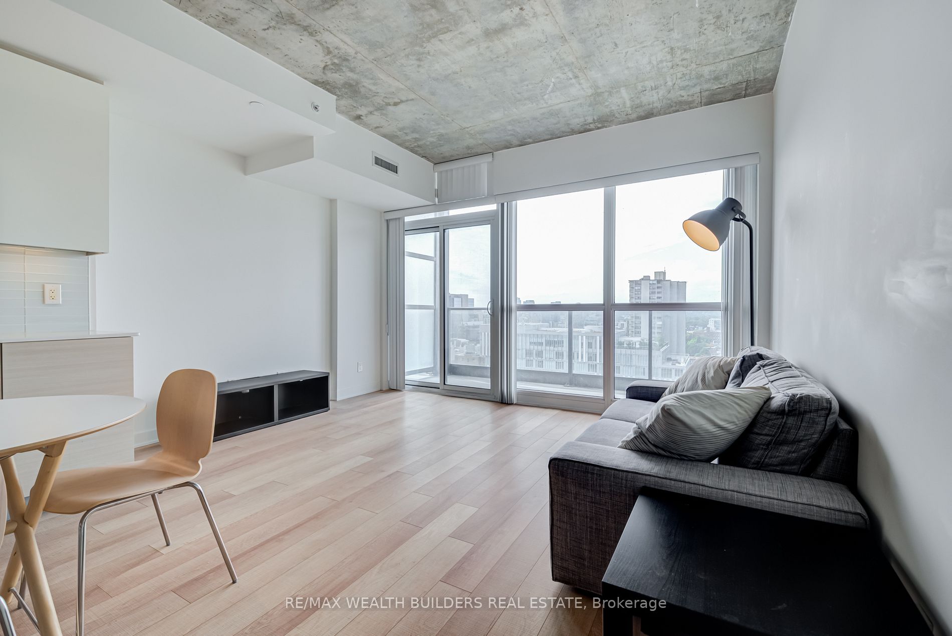210 Simcoe St, #1706