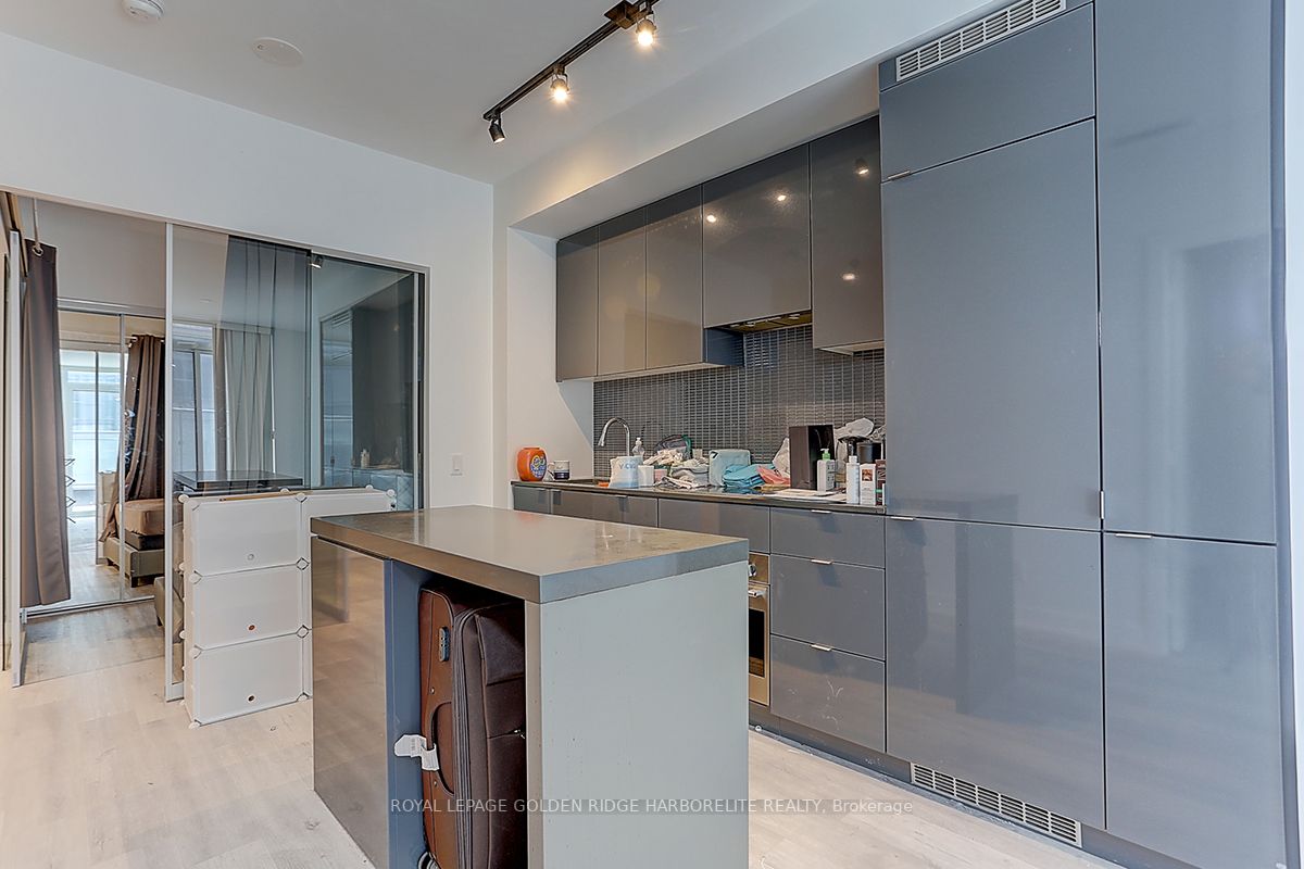 7 Grenville St, #701