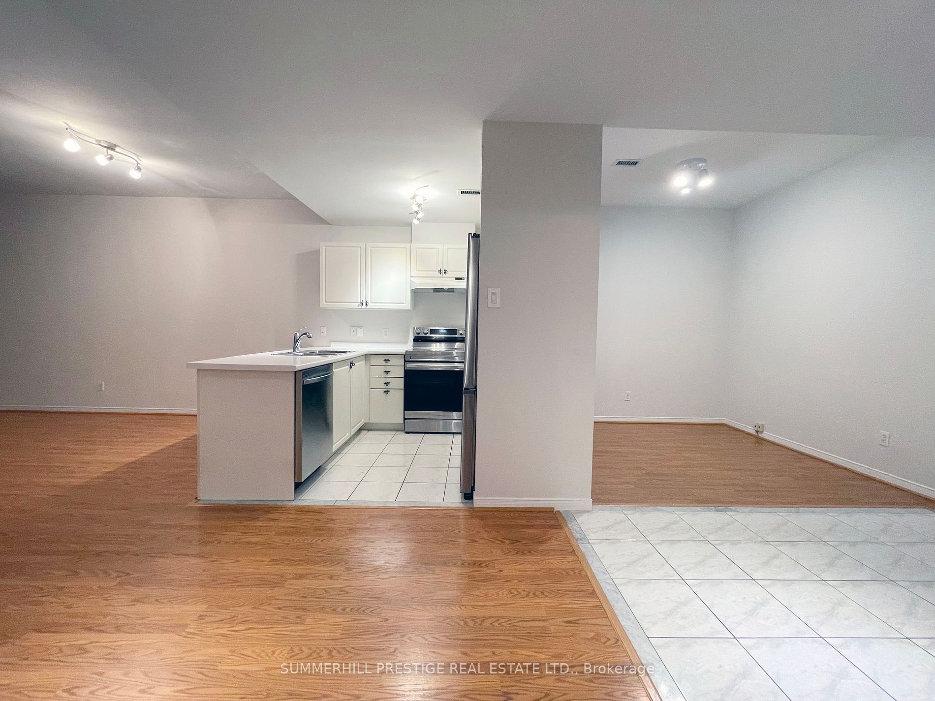 600 Eglinton Ave E, #102