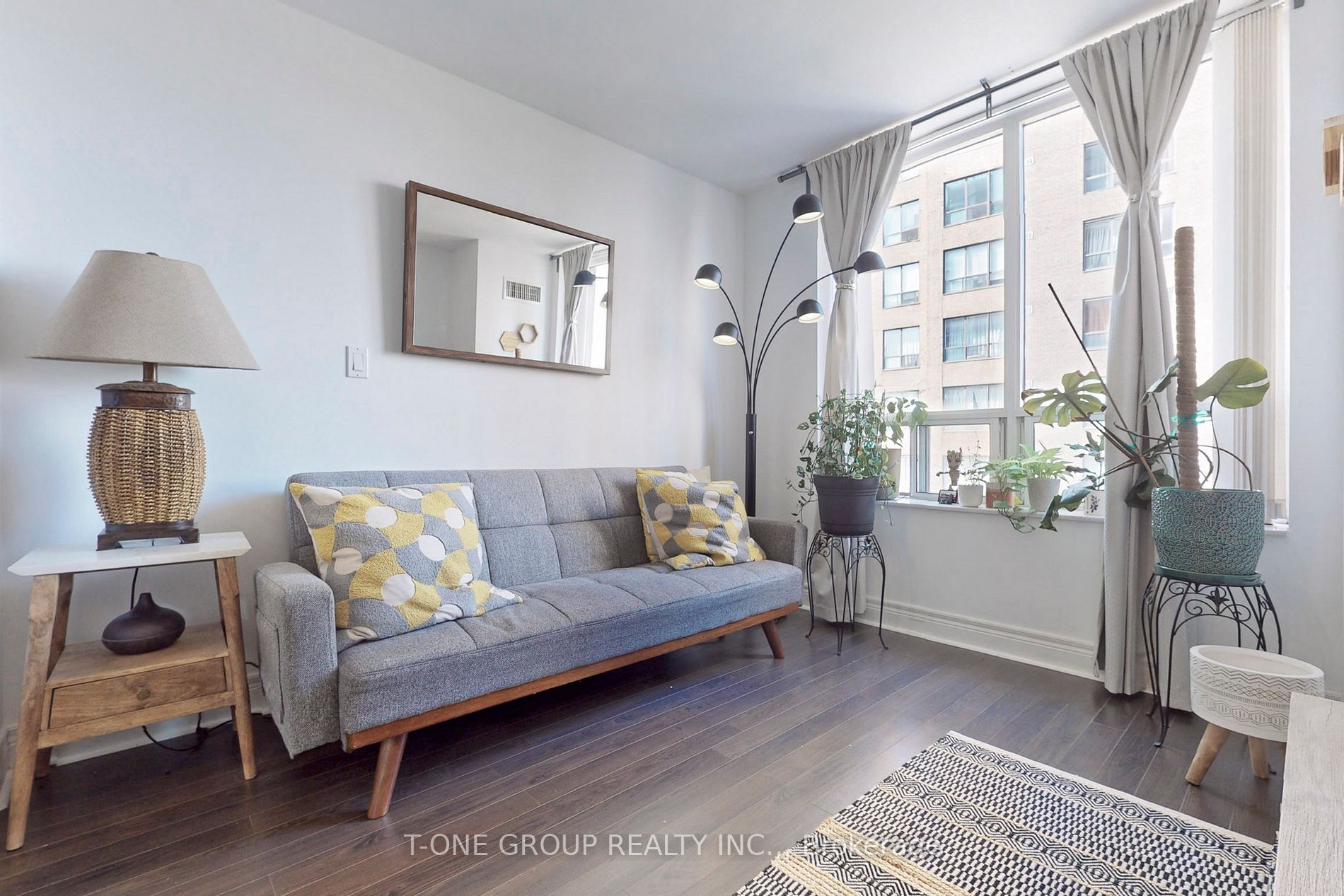 5418 Yonge St, #511