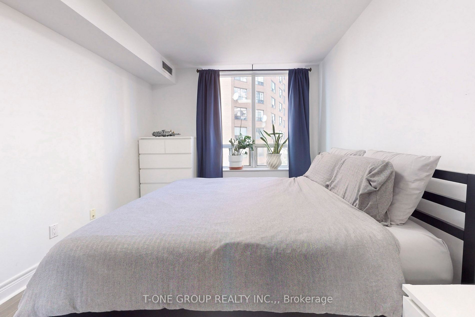 5418 Yonge St, #511