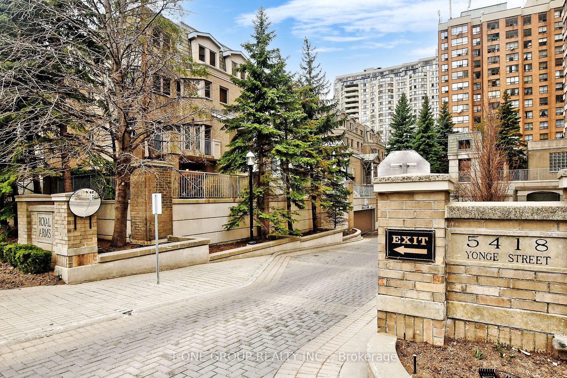 5418 Yonge St, #511