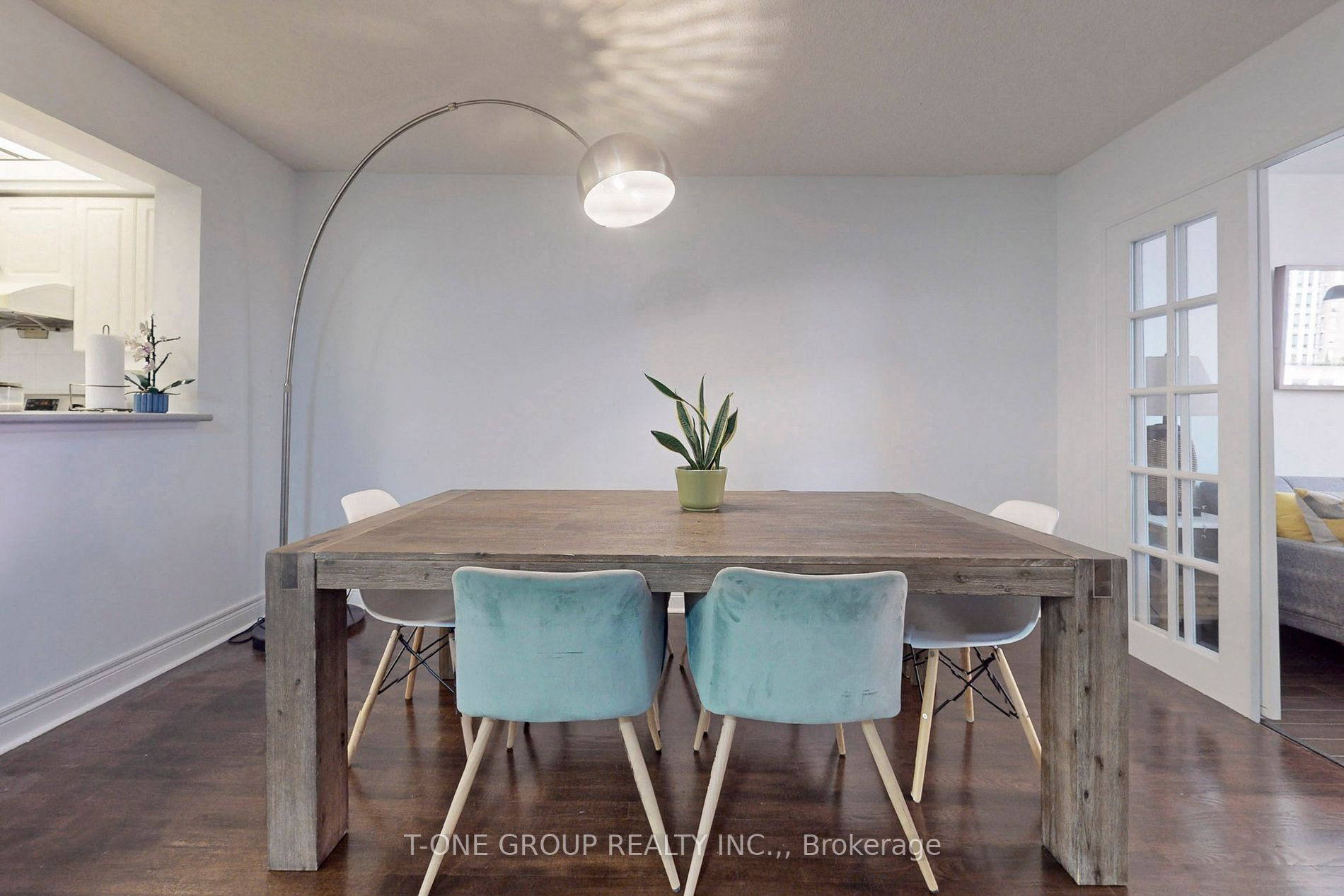 5418 Yonge St, #511