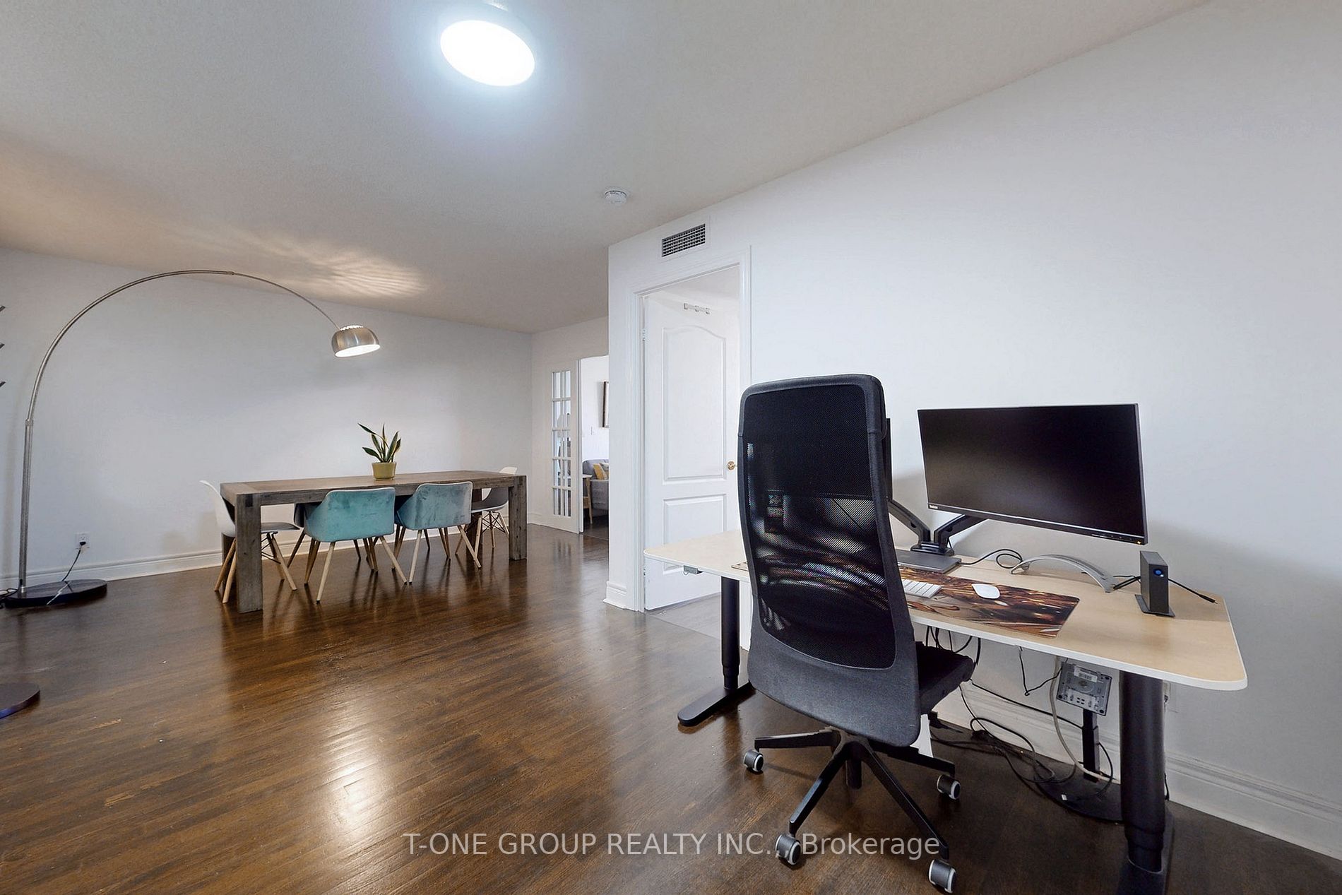 5418 Yonge St, #511