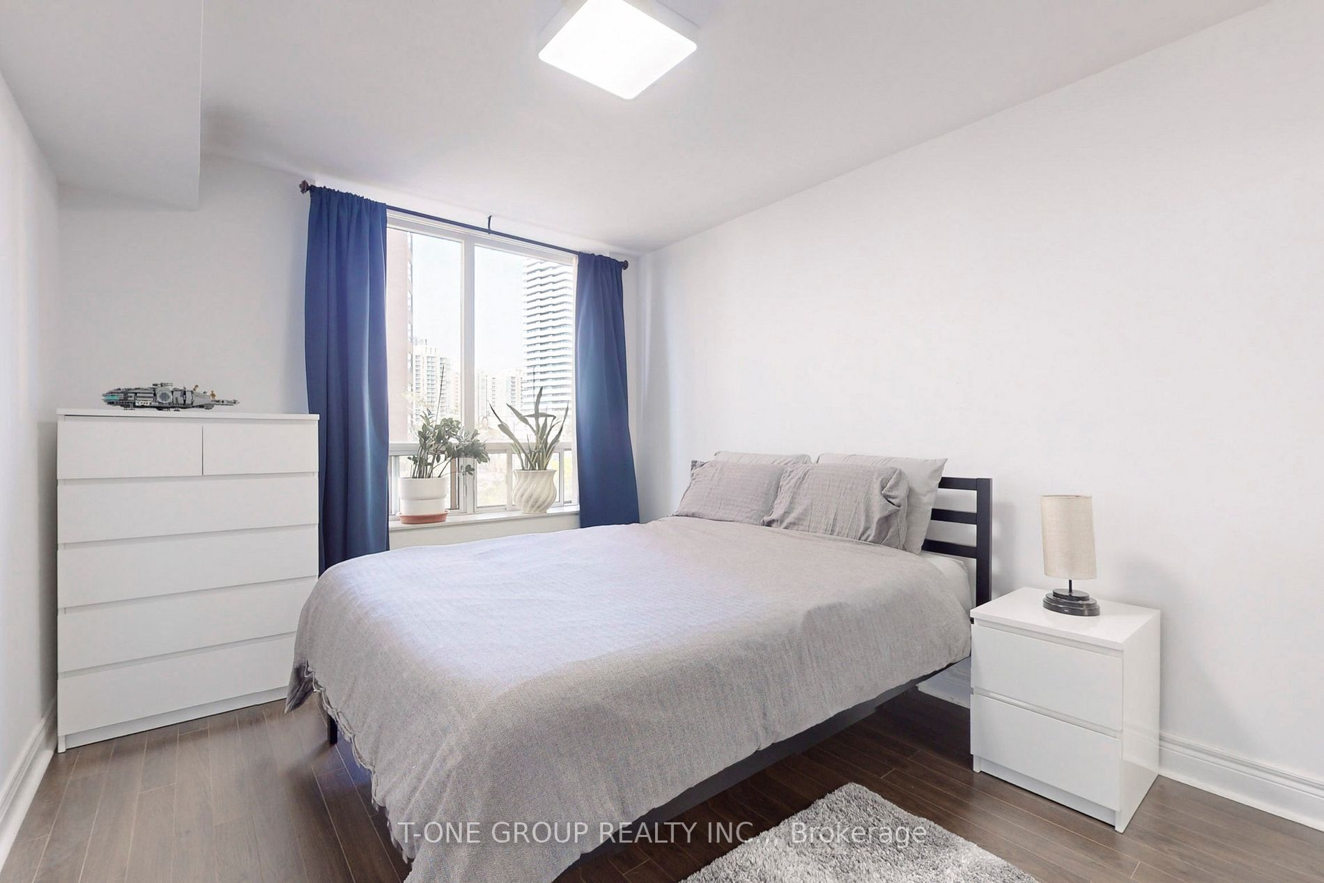 5418 Yonge St, #511