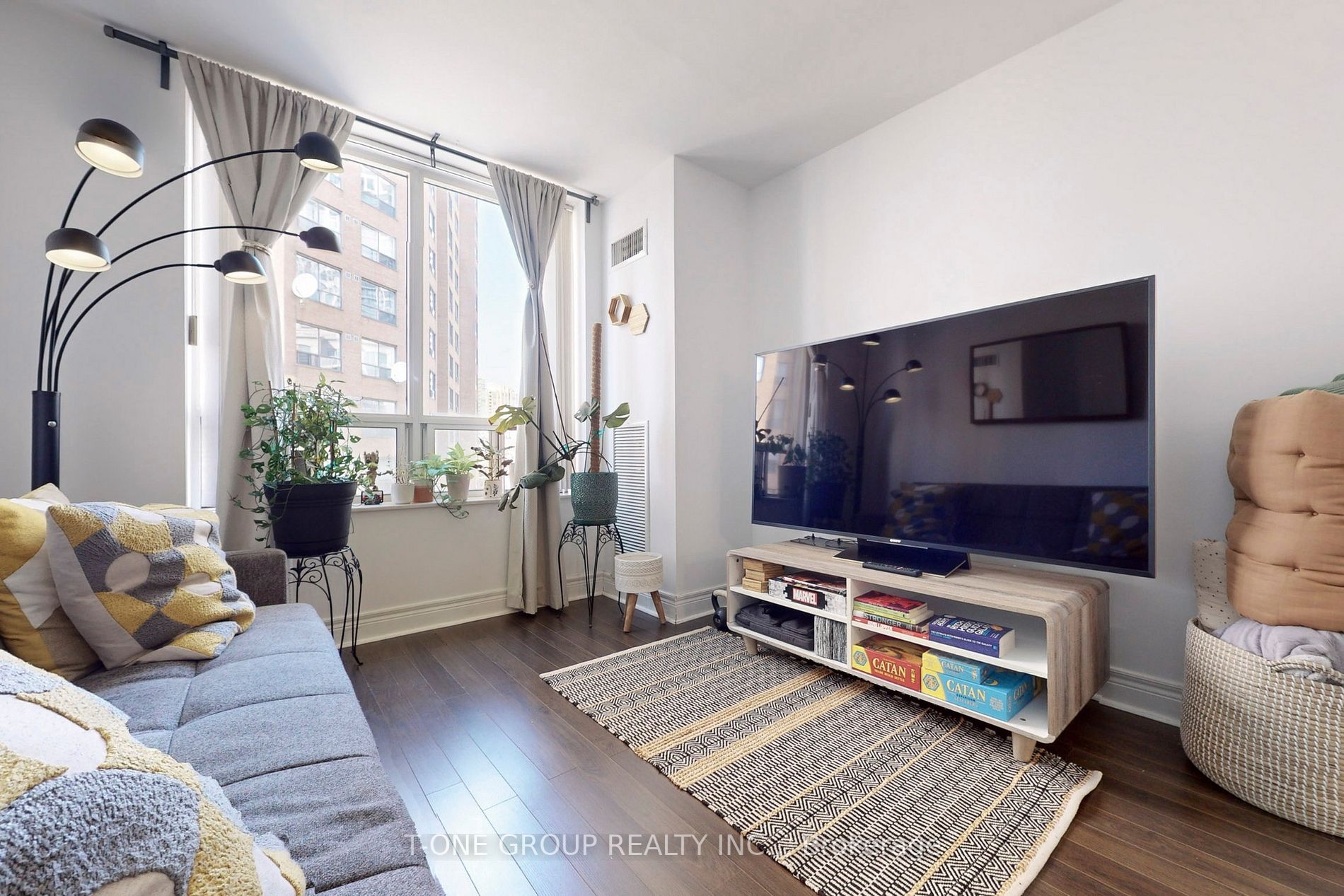 5418 Yonge St, #511
