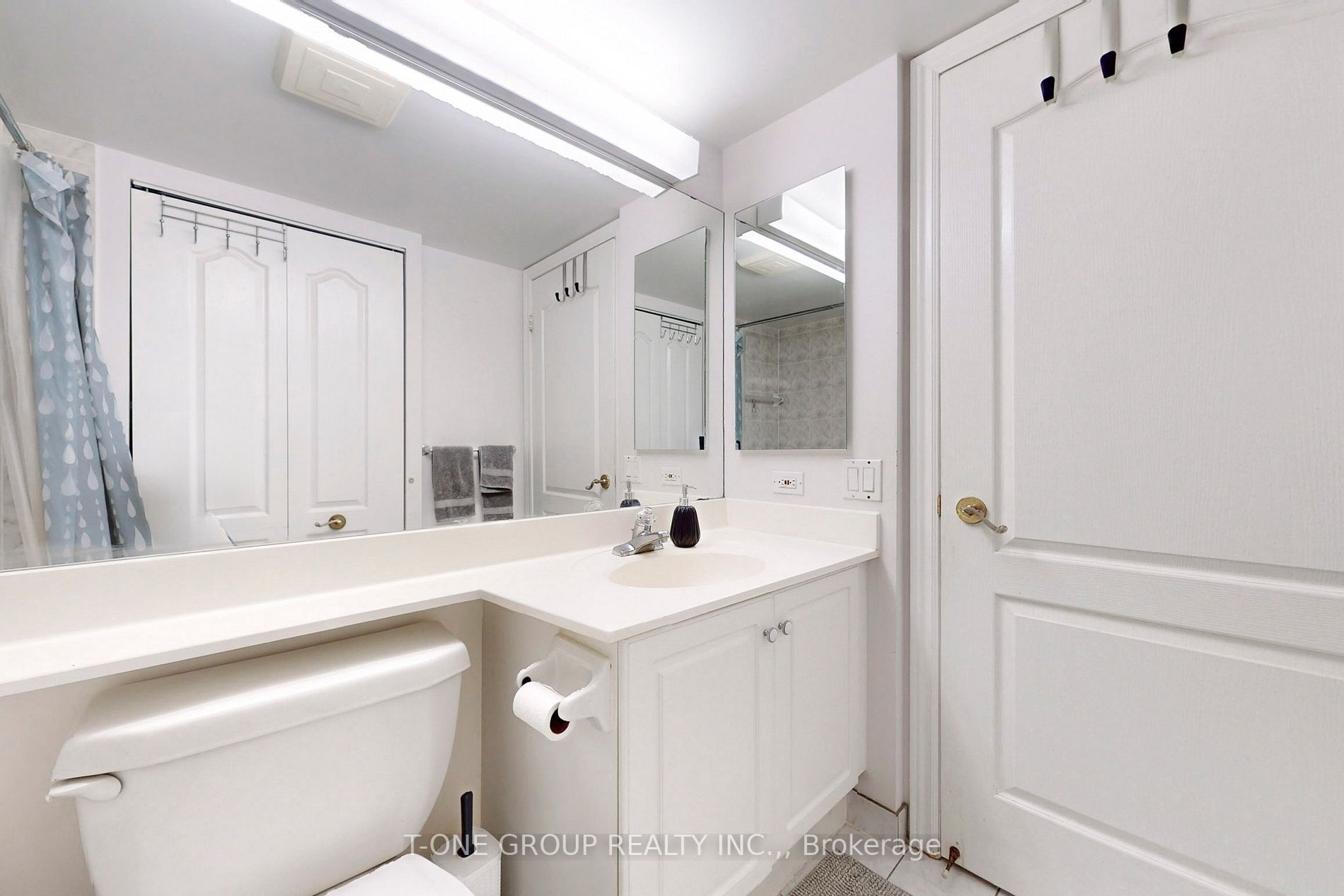5418 Yonge St, #511