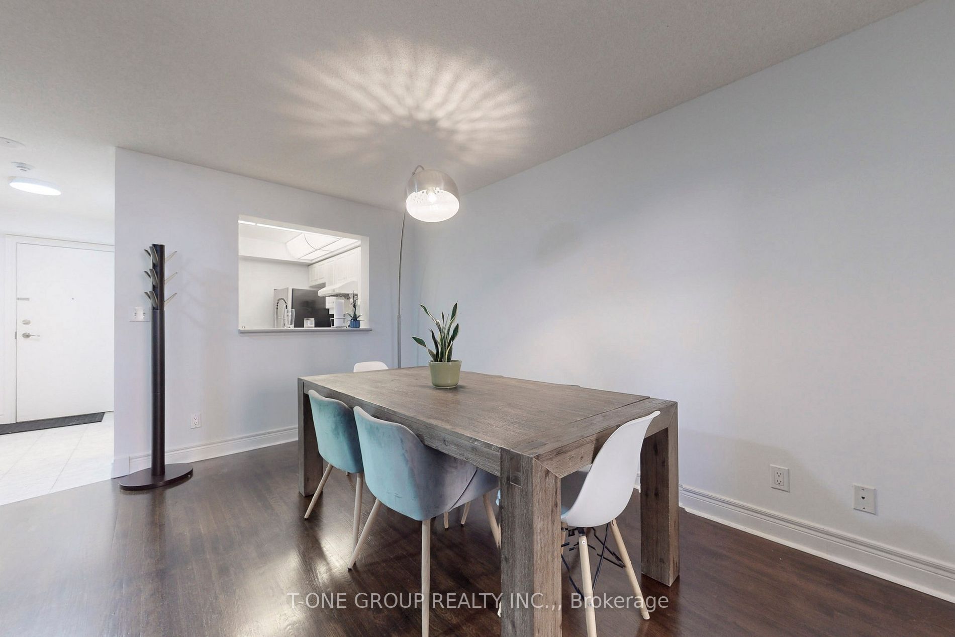 5418 Yonge St, #511