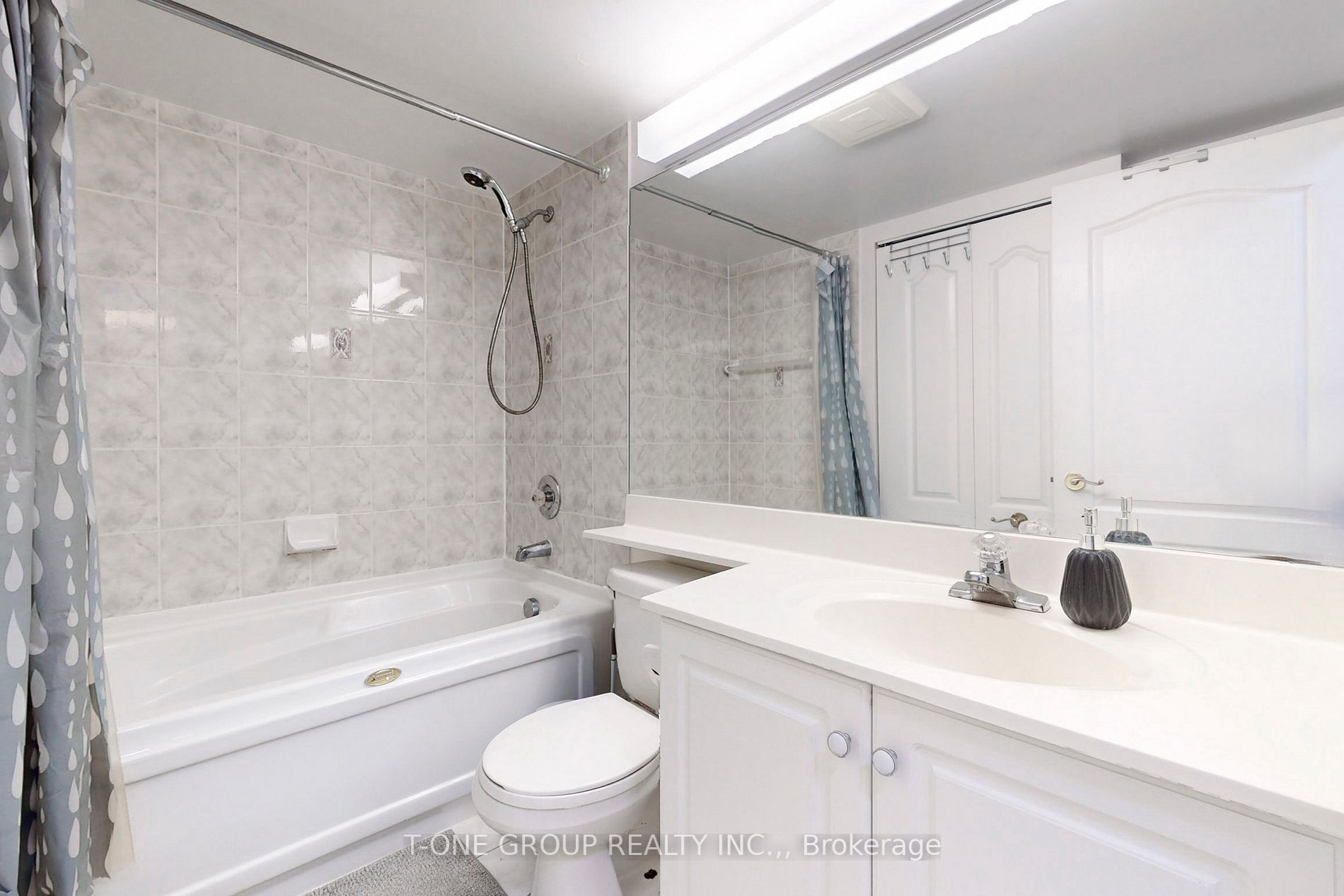 5418 Yonge St, #511