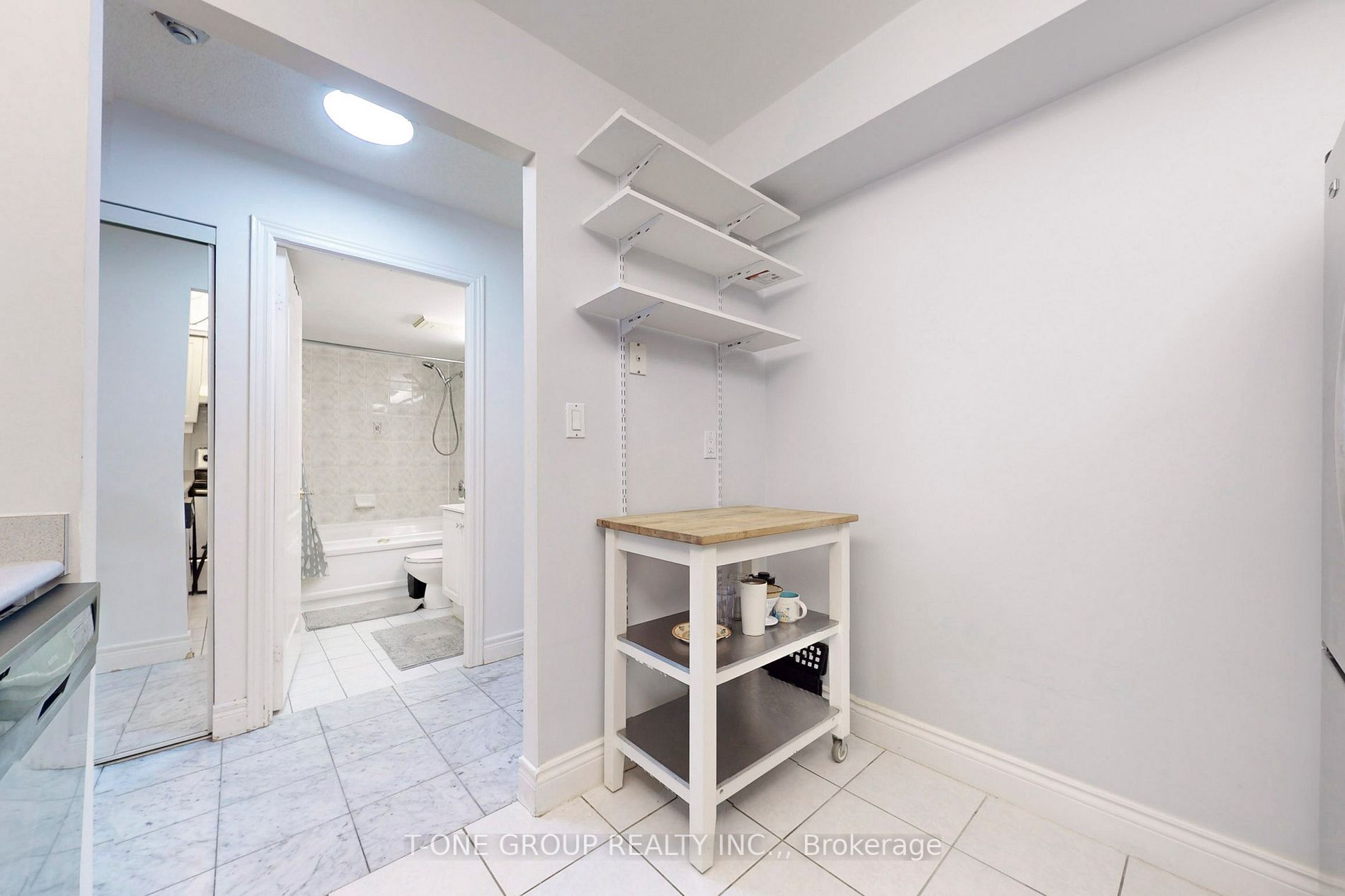 5418 Yonge St, #511
