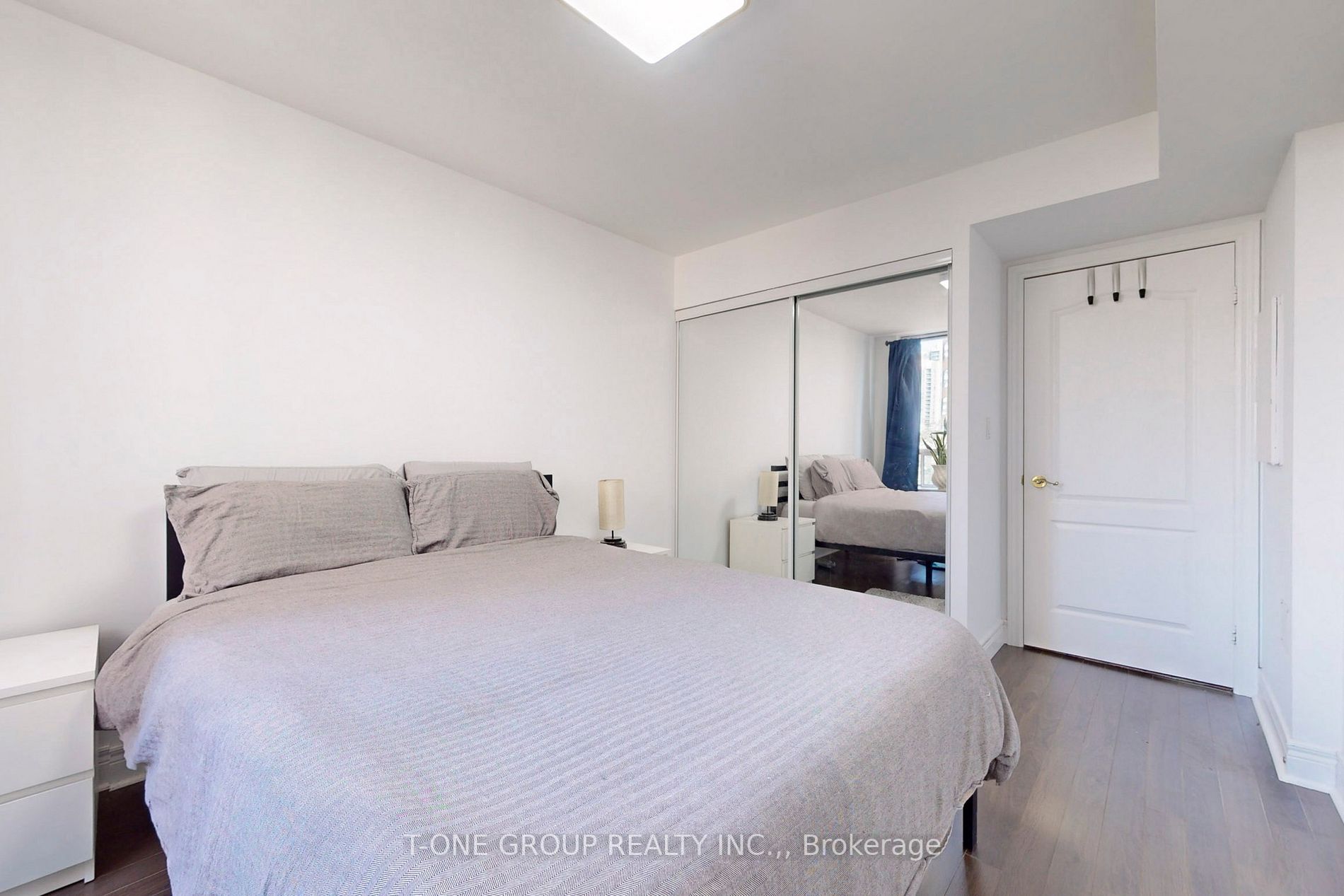 5418 Yonge St, #511