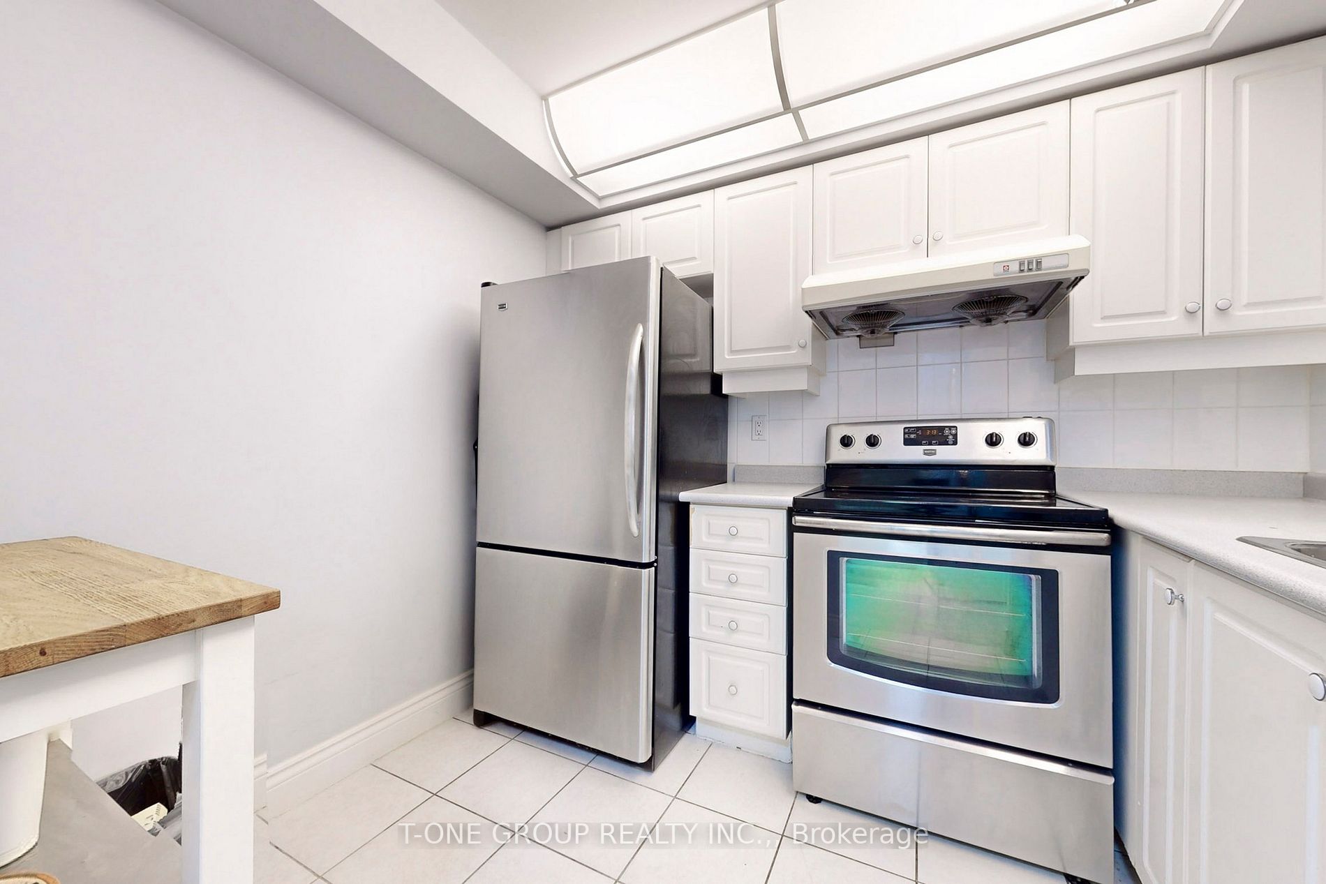 5418 Yonge St, #511