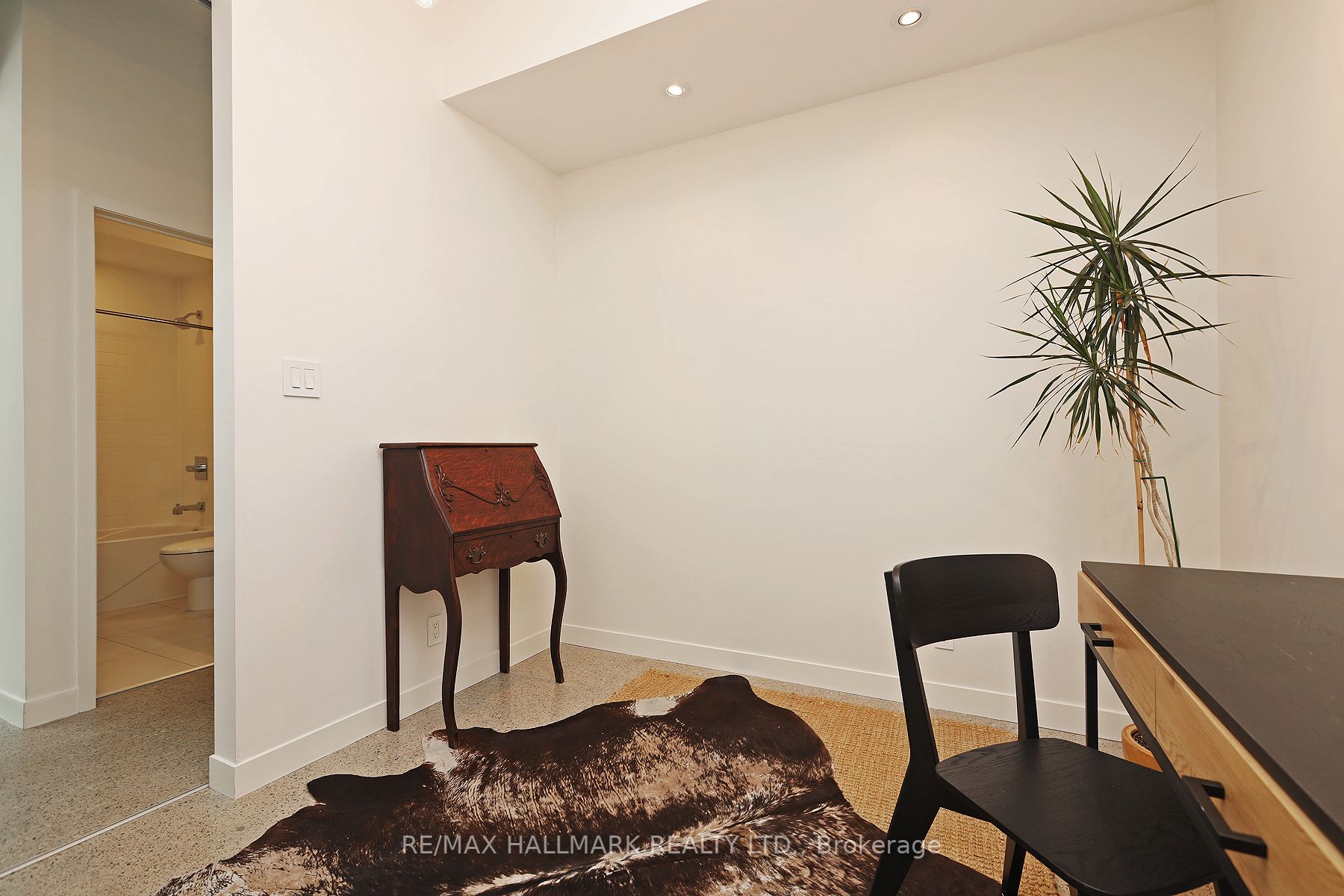 510 King Street E, #523