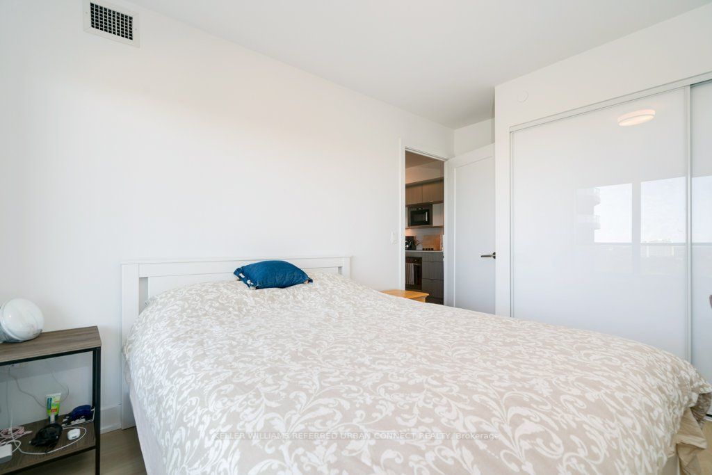 575 Bloor St E, #1504