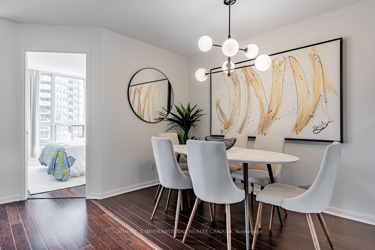 24 Wellesley St W, #2214