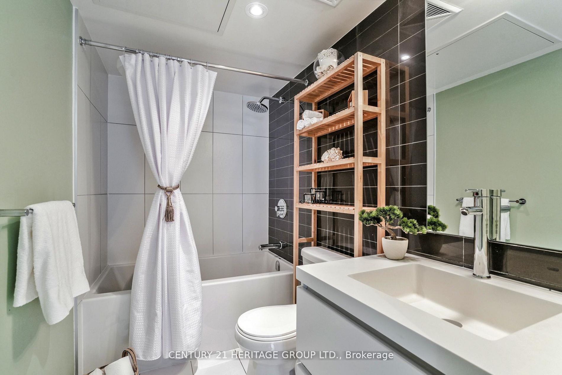 85 Queens Wharf Rd, #806