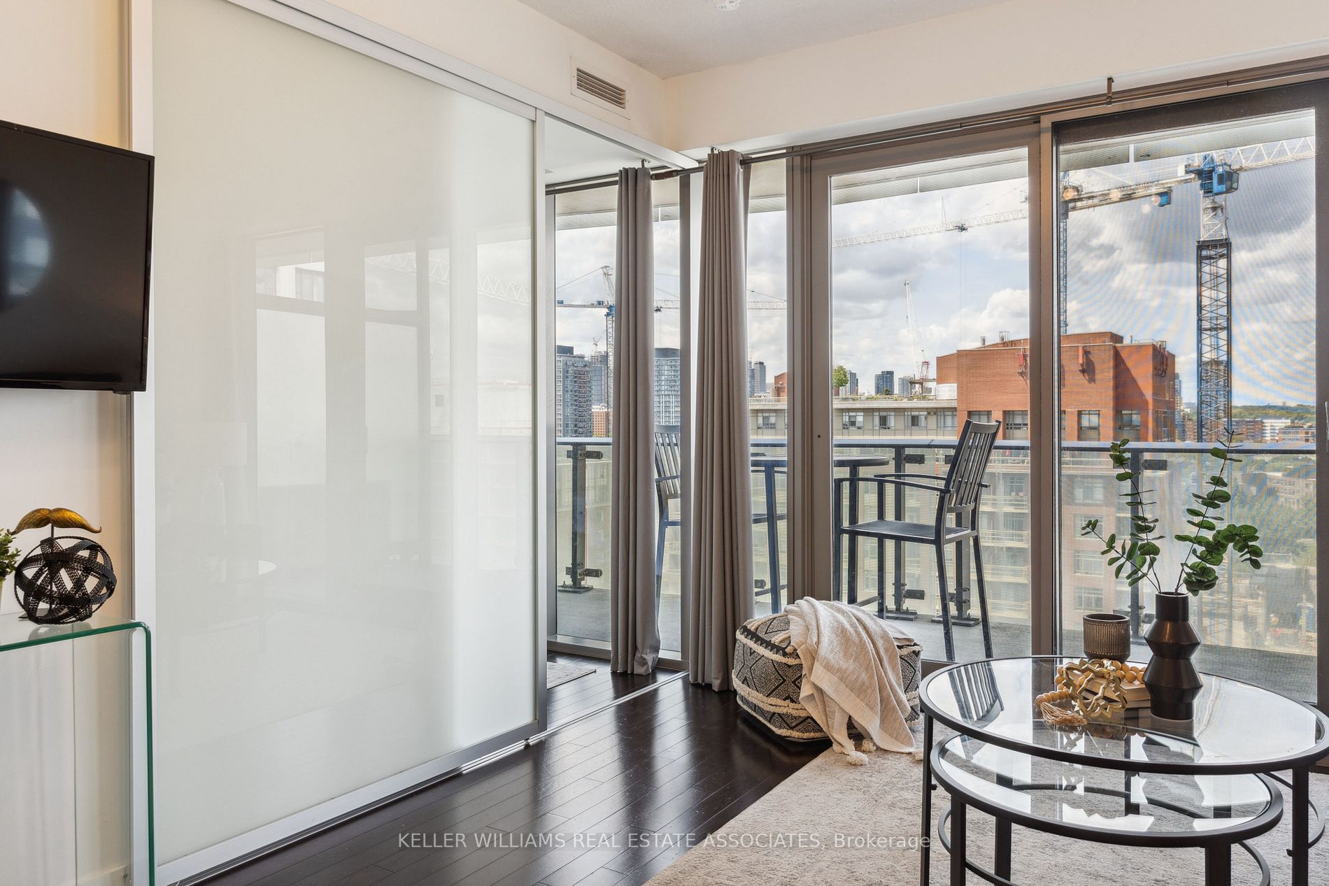 390 Cherry St, #1203