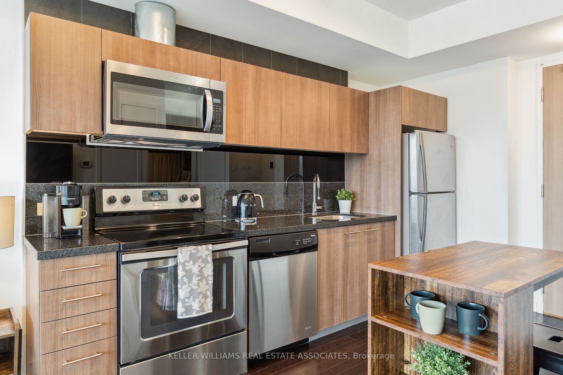 390 Cherry St, #1203