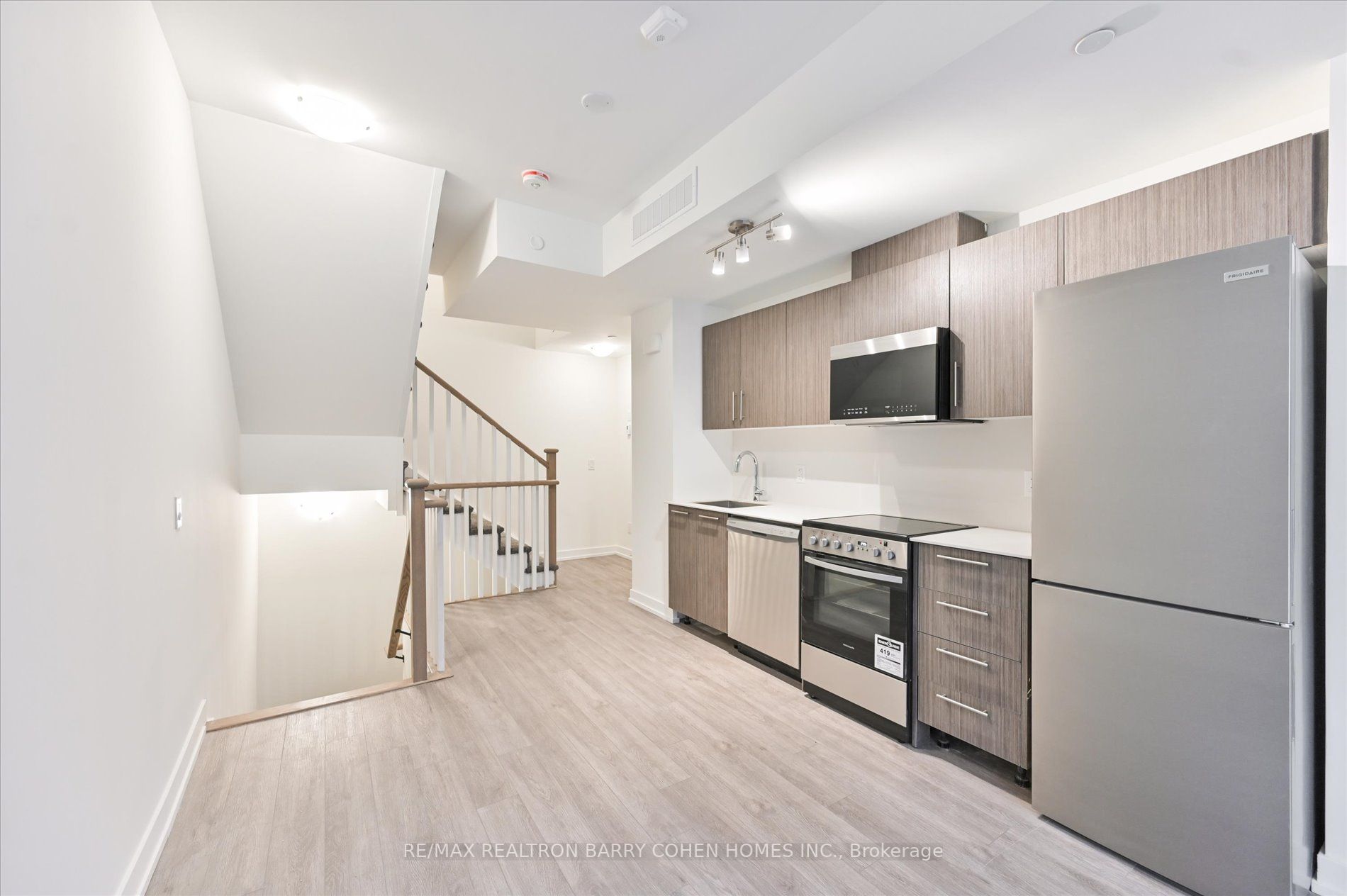 847 Sheppard Ave W, #24