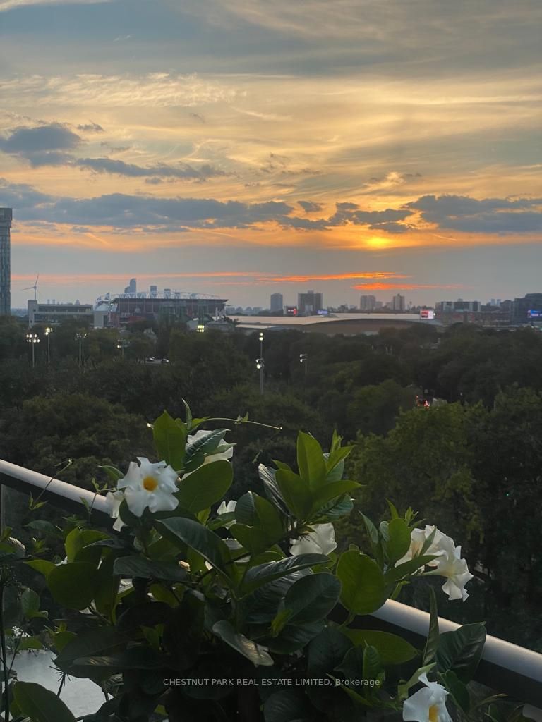 637 Lake Shore Blvd W, #617