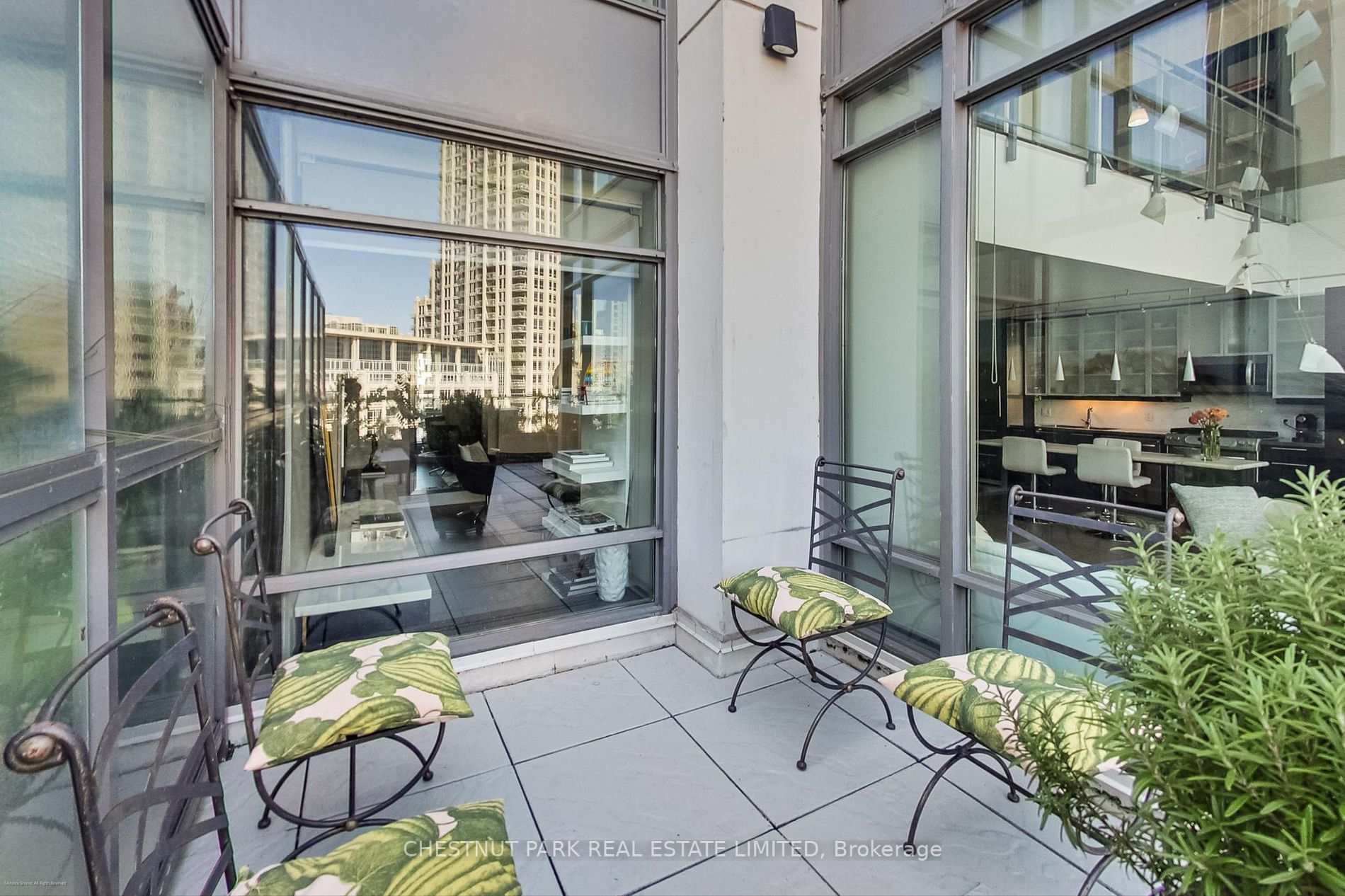 637 Lake Shore Blvd W, #617