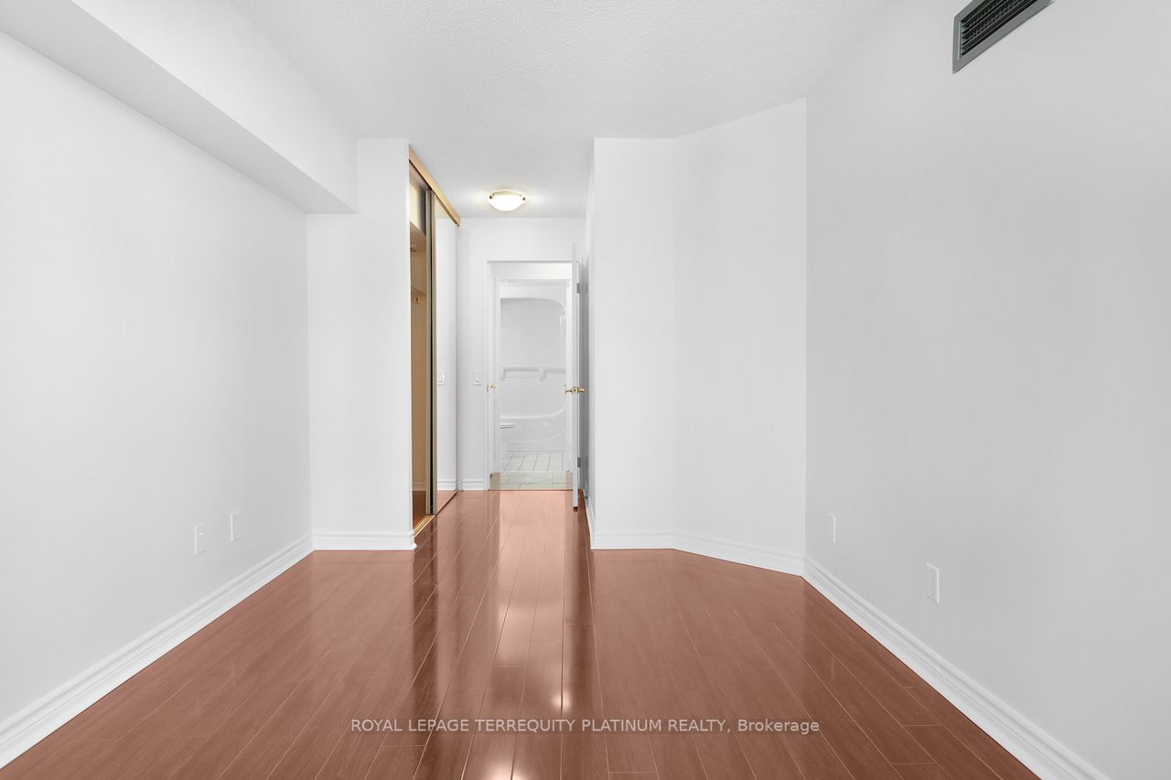 7 Bishop Ave, #506