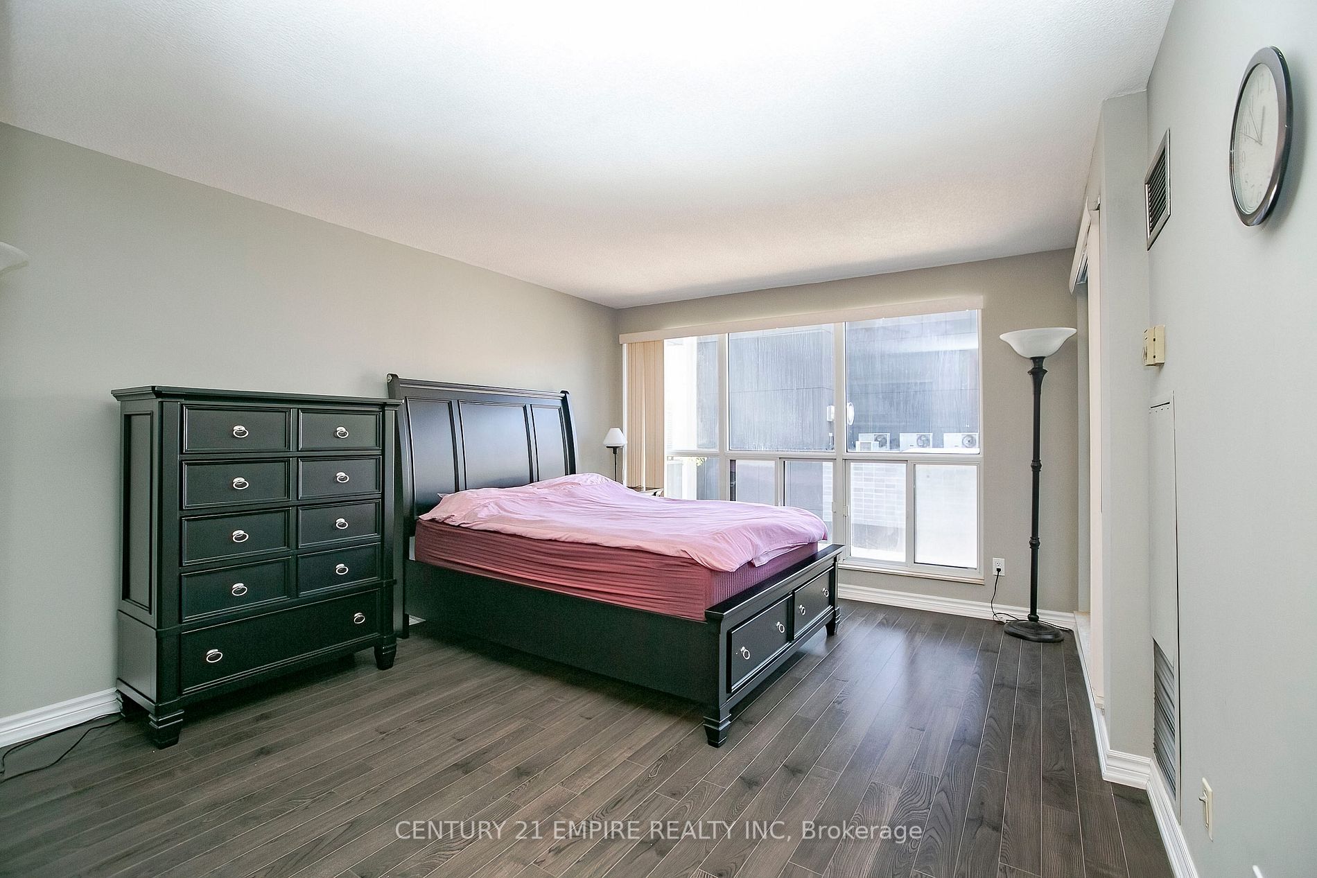 18 Hollywood Ave, #207
