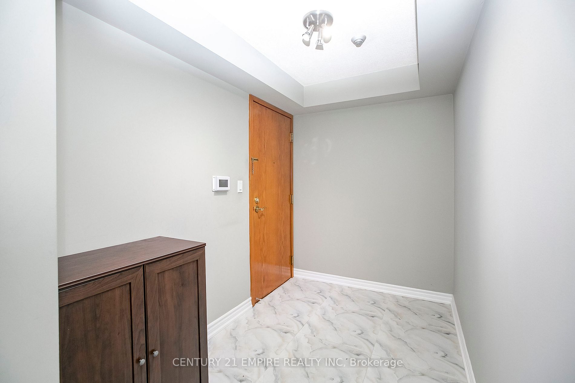 18 Hollywood Ave, #207