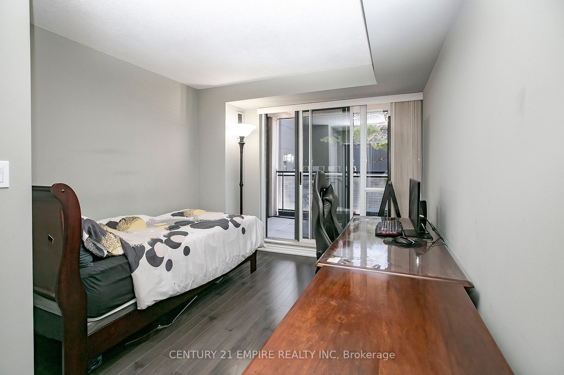 18 Hollywood Ave, #207
