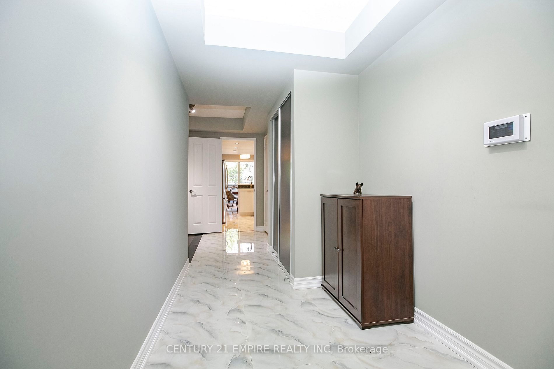 18 Hollywood Ave, #207