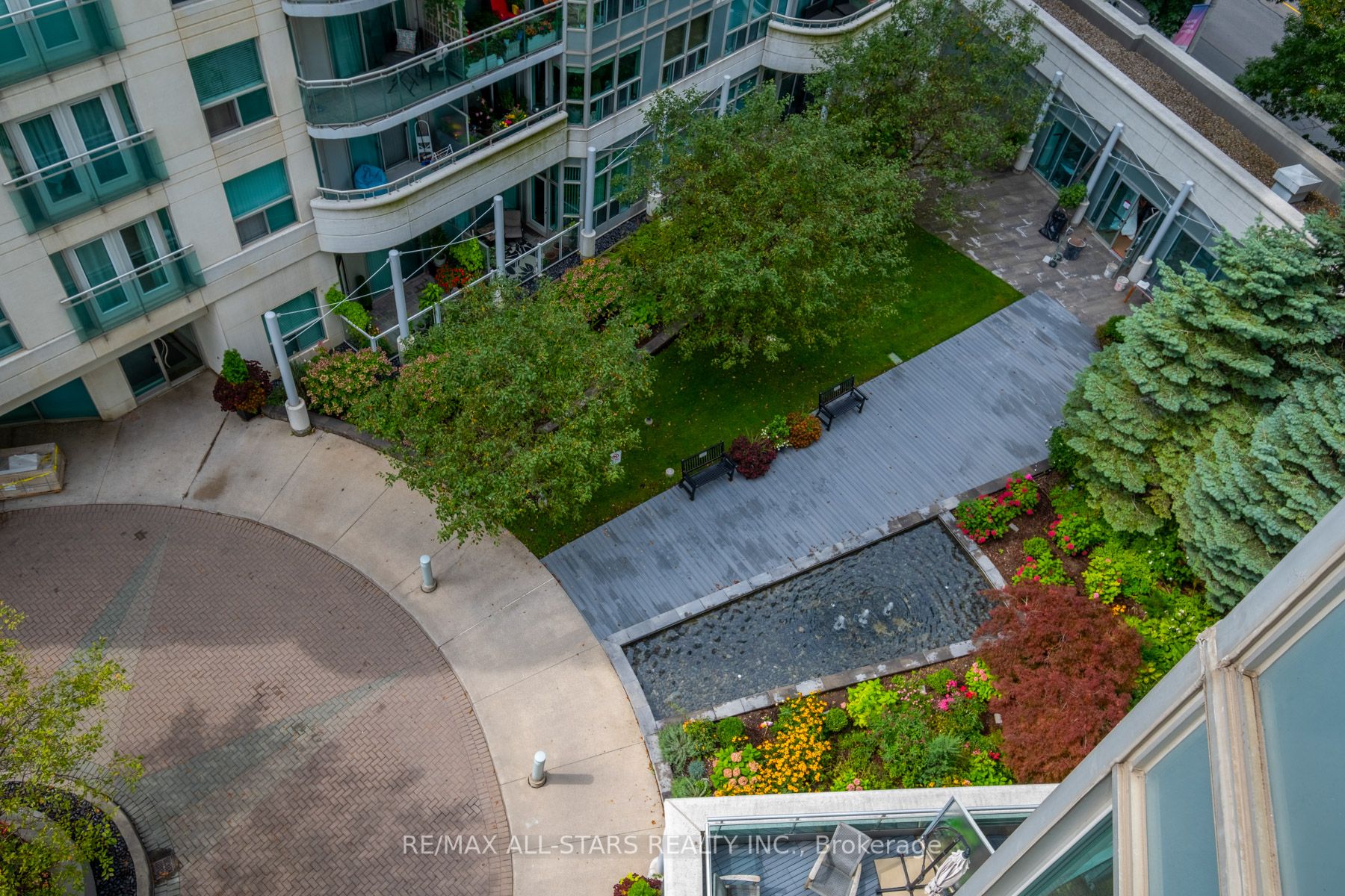 600 Queens Quay West, #815