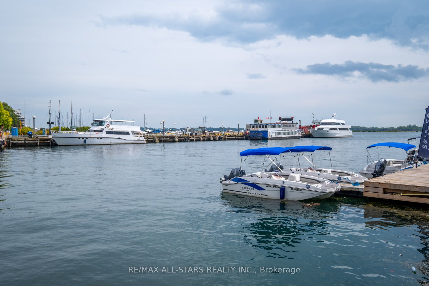 600 Queens Quay West, #815