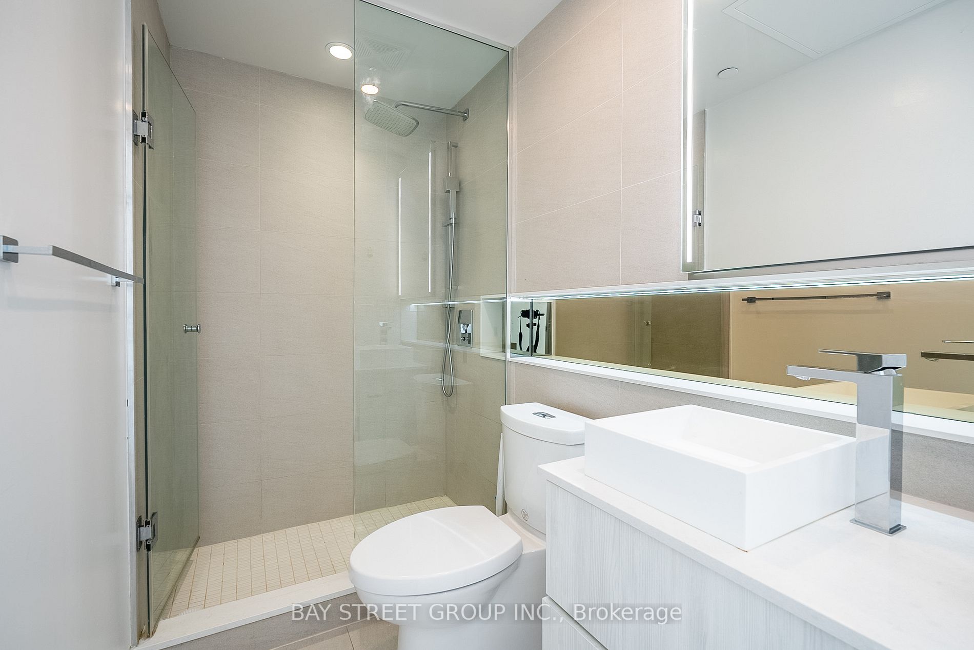 215 Queen St W, #1803
