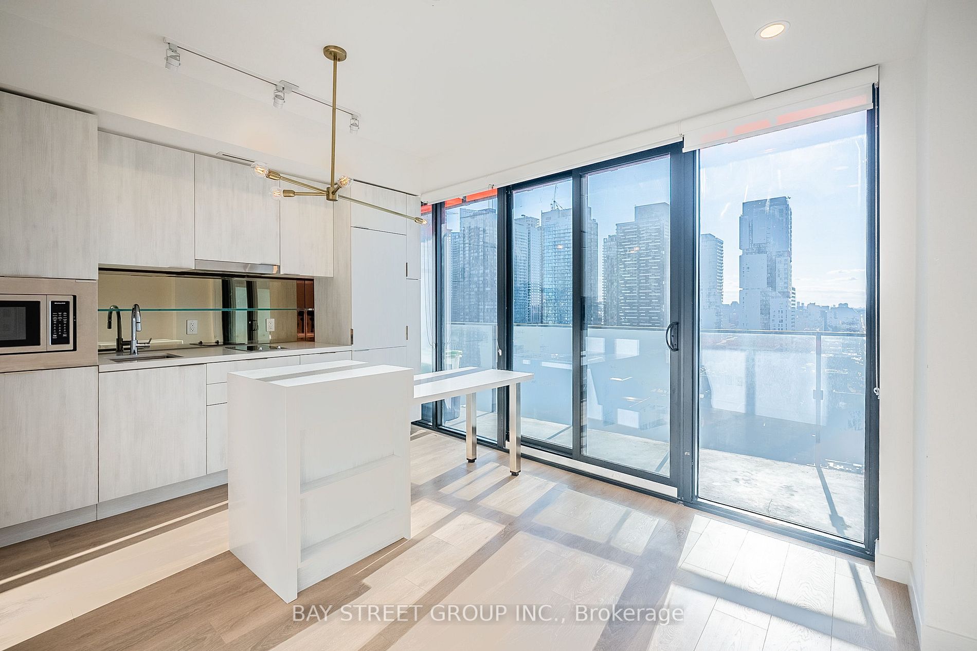215 Queen St W, #1803