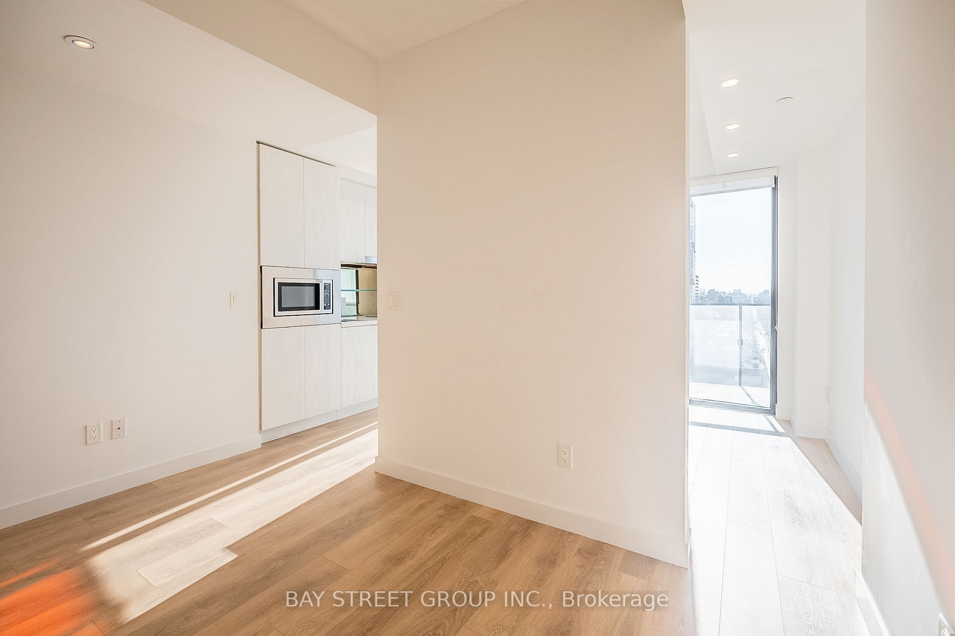 215 Queen St W, #1803