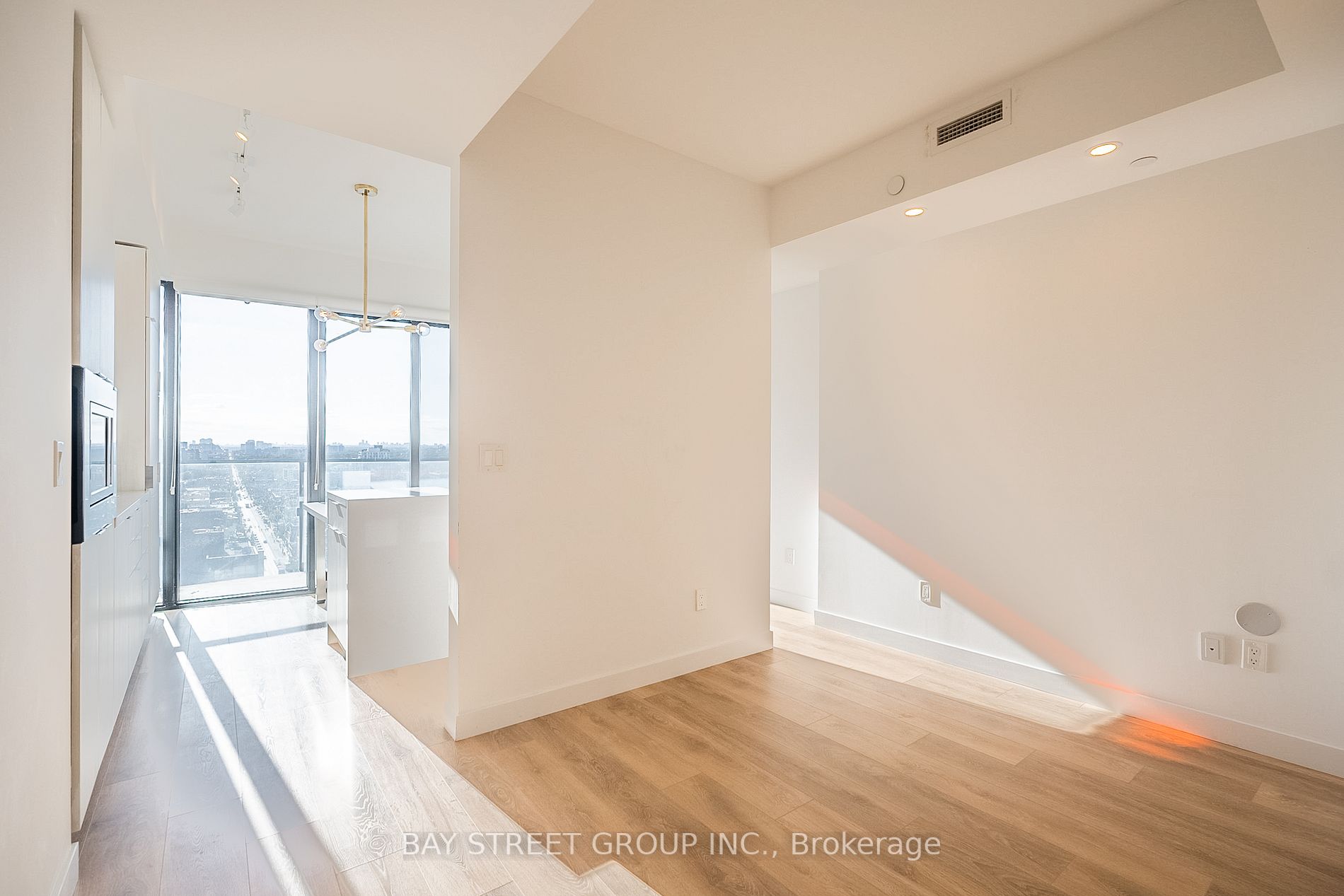215 Queen St W, #1803